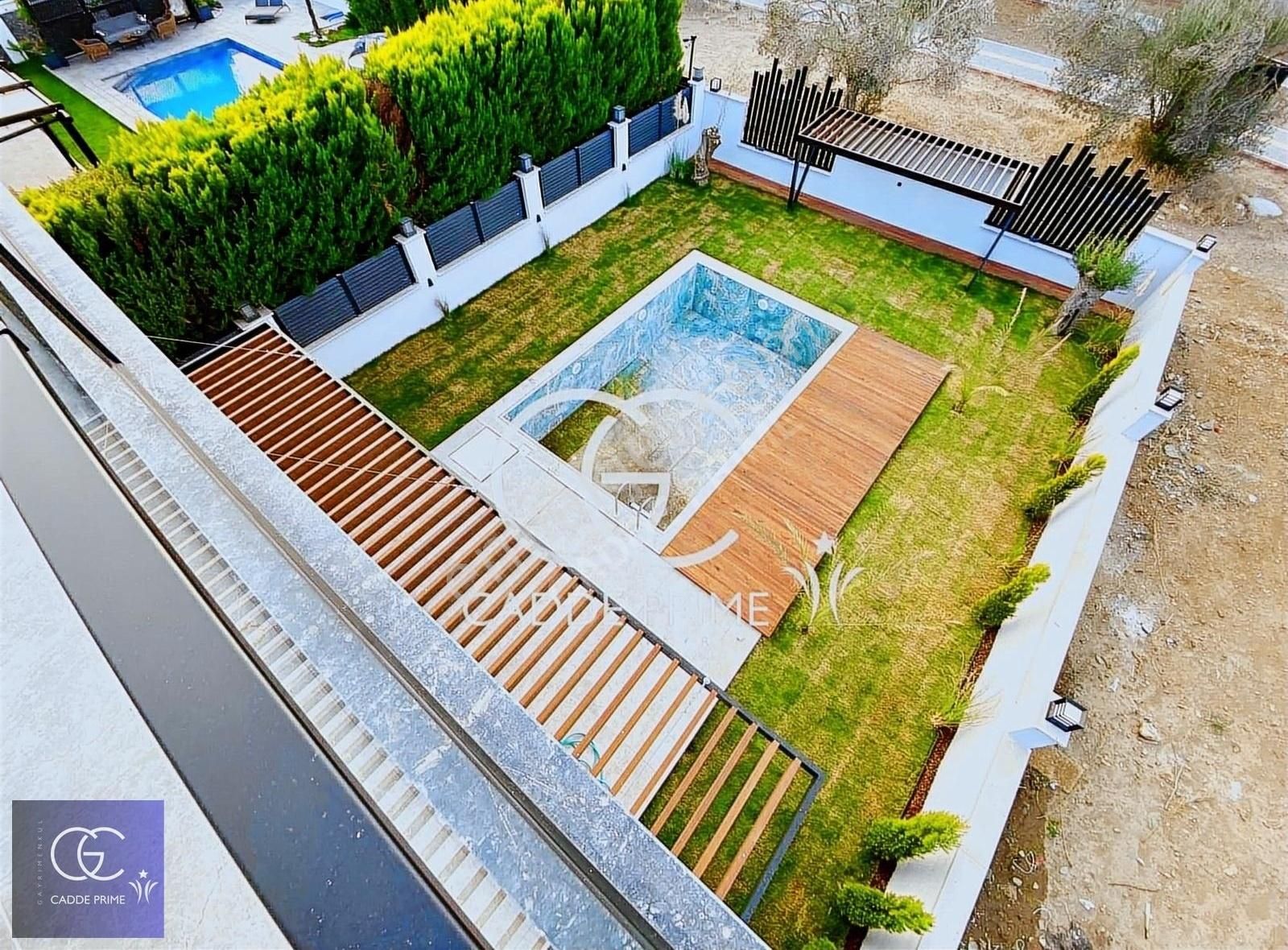Cadde'den Deniz Manzaralı Delüx Tasarım Havuzlu 4+1 Akıllı Villa - Görsel 2