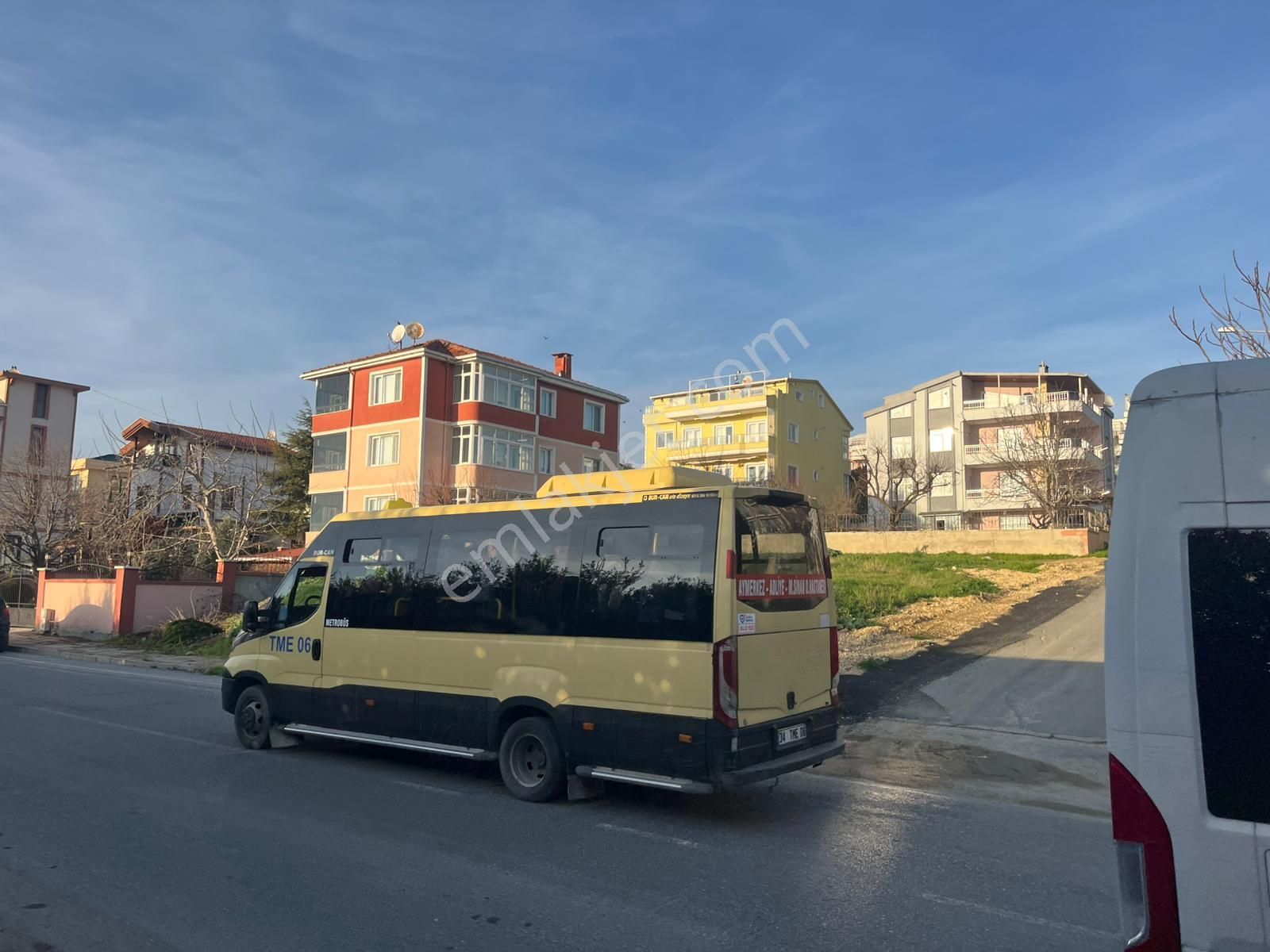 Büyükçekmece De 580 M2 Satılık Arsa Caddeye Cephe Deniz Manzaralı - Görsel 6