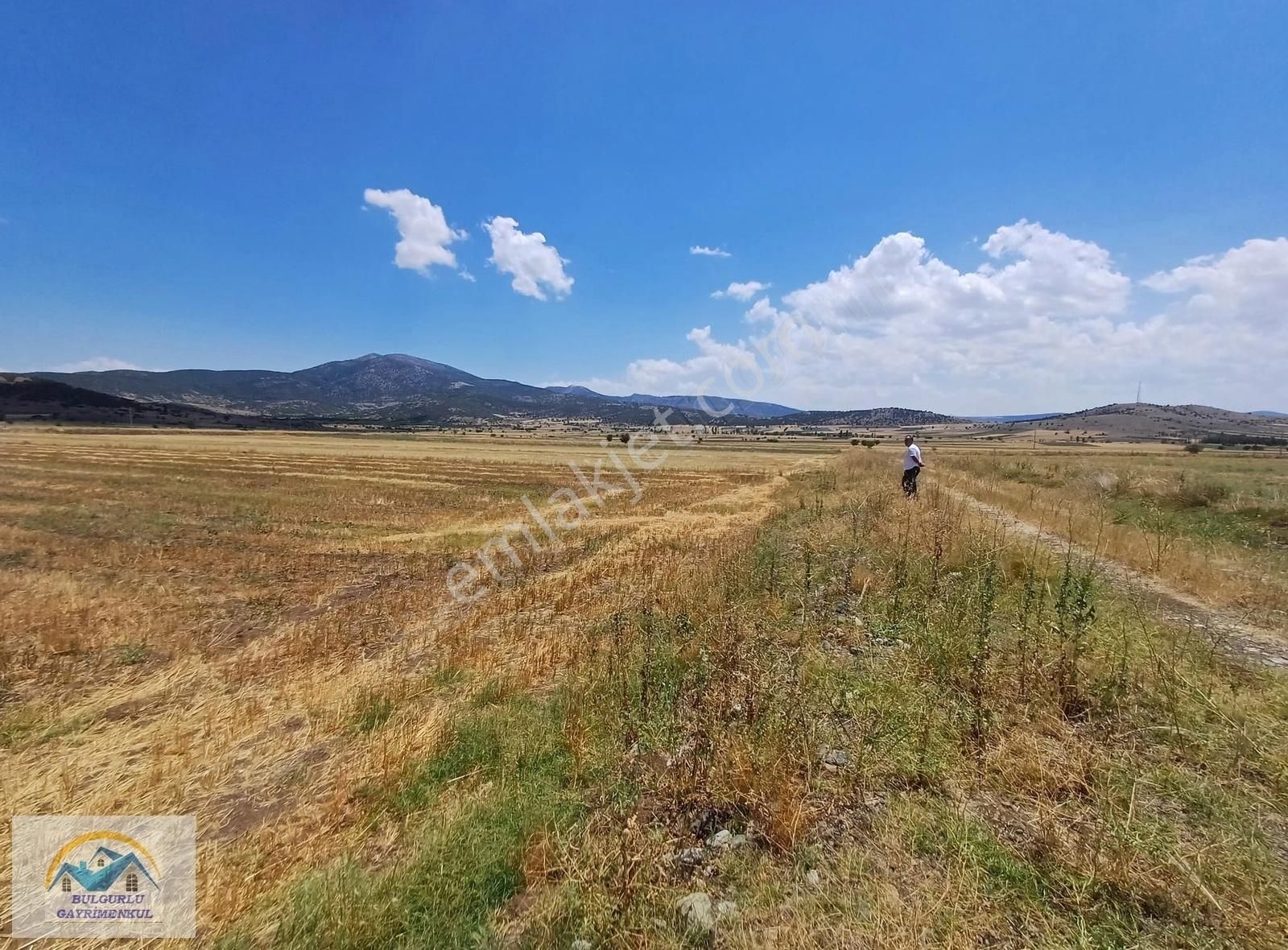 Burdur Yeşilova Akçaköyde Çift Yollu Uygun Arazi... - Görsel 15