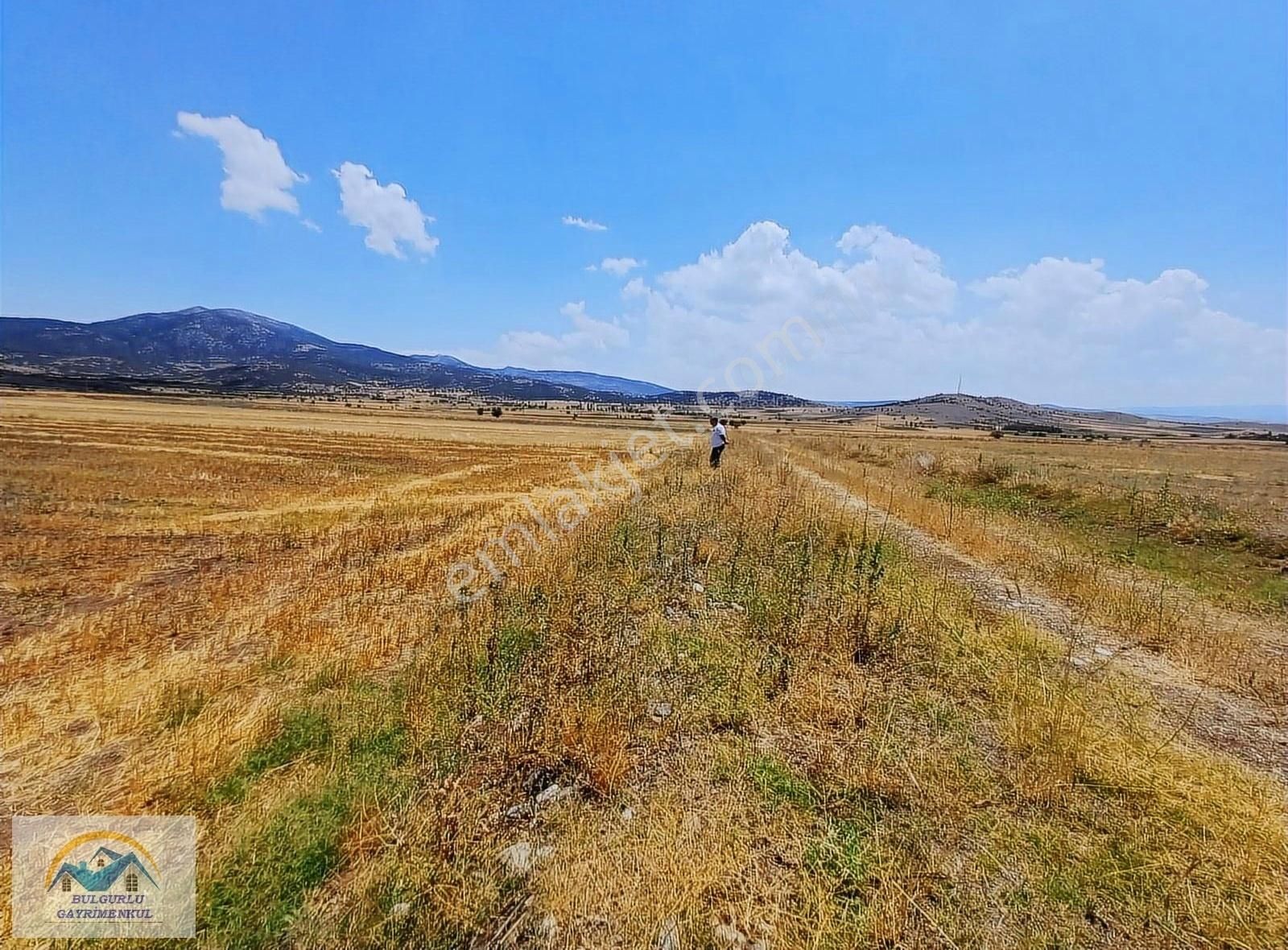Burdur Yeşilova Akçaköyde Çift Yollu Uygun Arazi... - Görsel 9