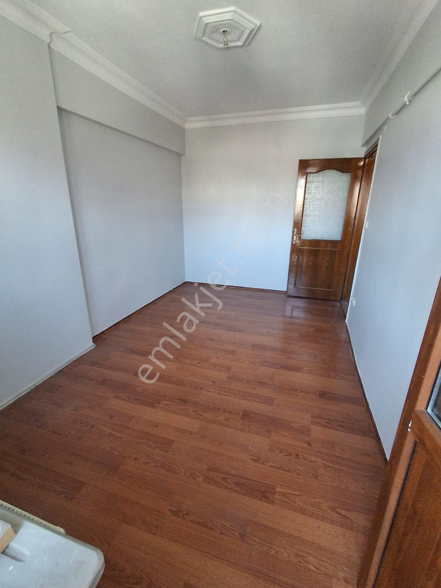 Valideatik'de Ferah Binada Ara Kat Daire - Görsel 26