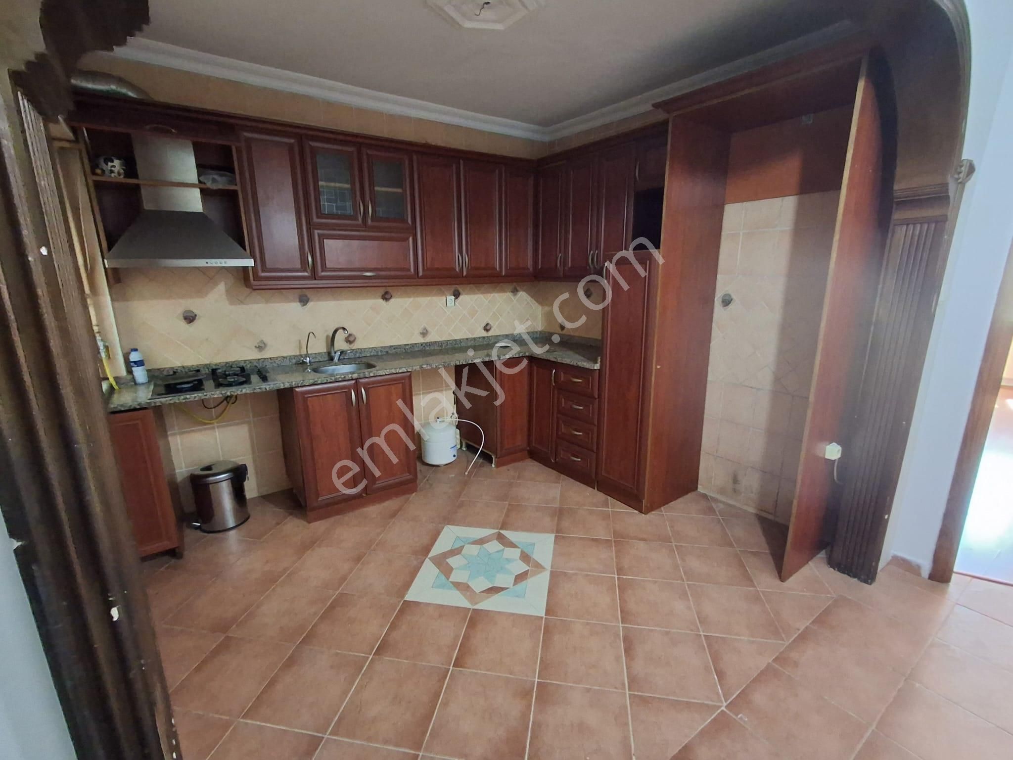 Valideatik'de Ferah Binada Ara Kat Daire - Görsel 5