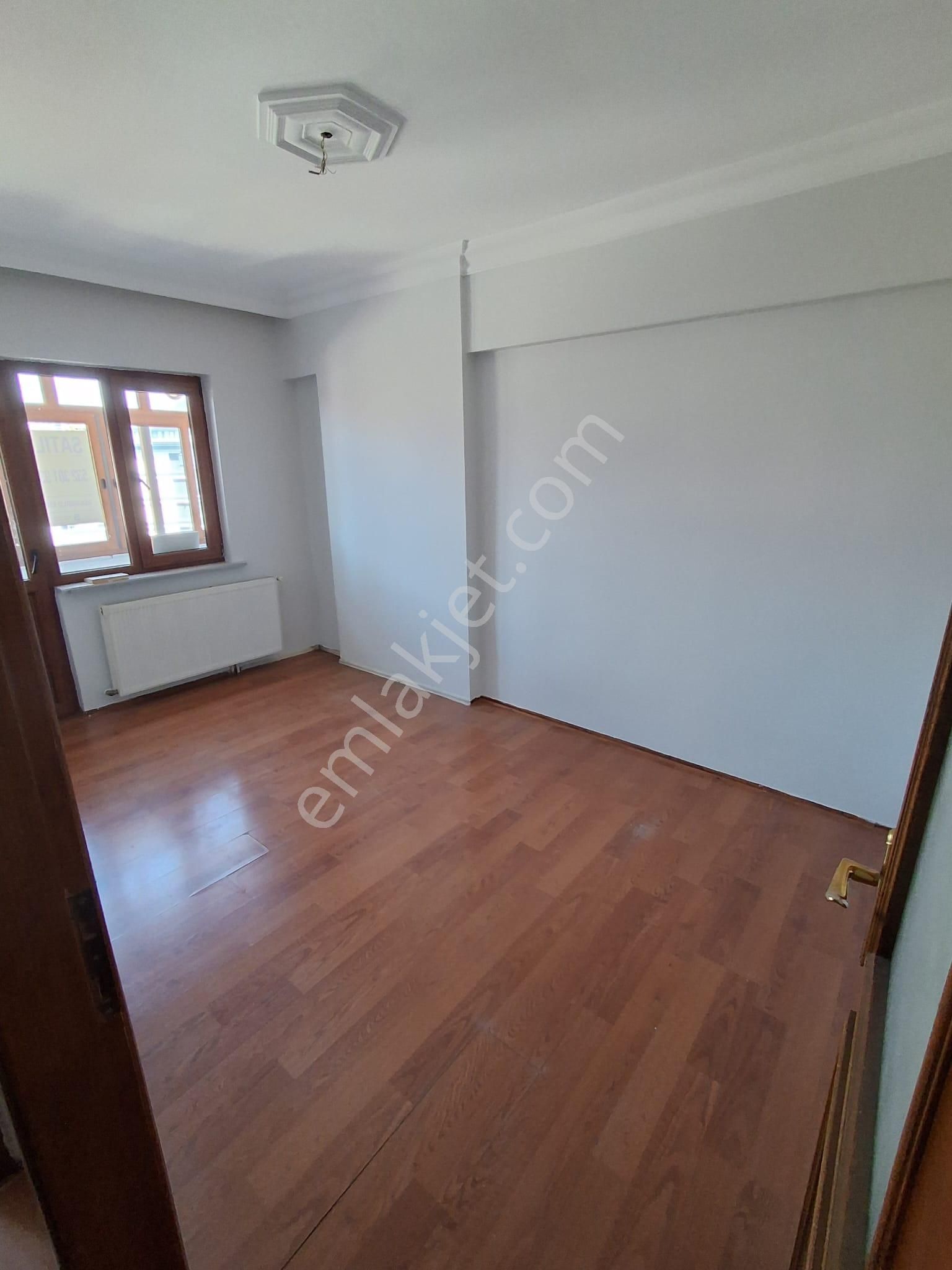 Valideatik'de Ferah Binada Ara Kat Daire - Görsel 8