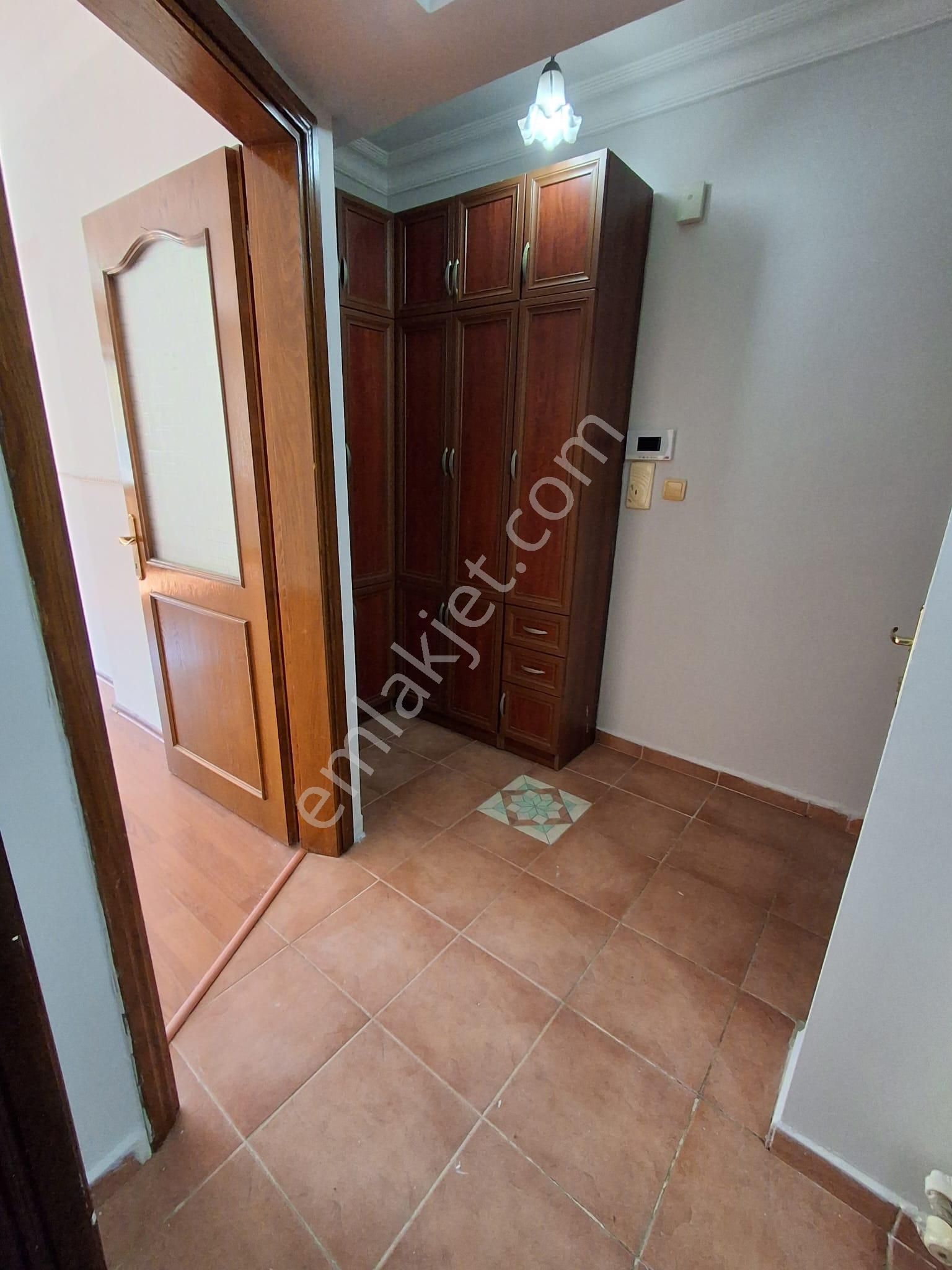 Valideatik'de Ferah Binada Ara Kat Daire - Görsel 18