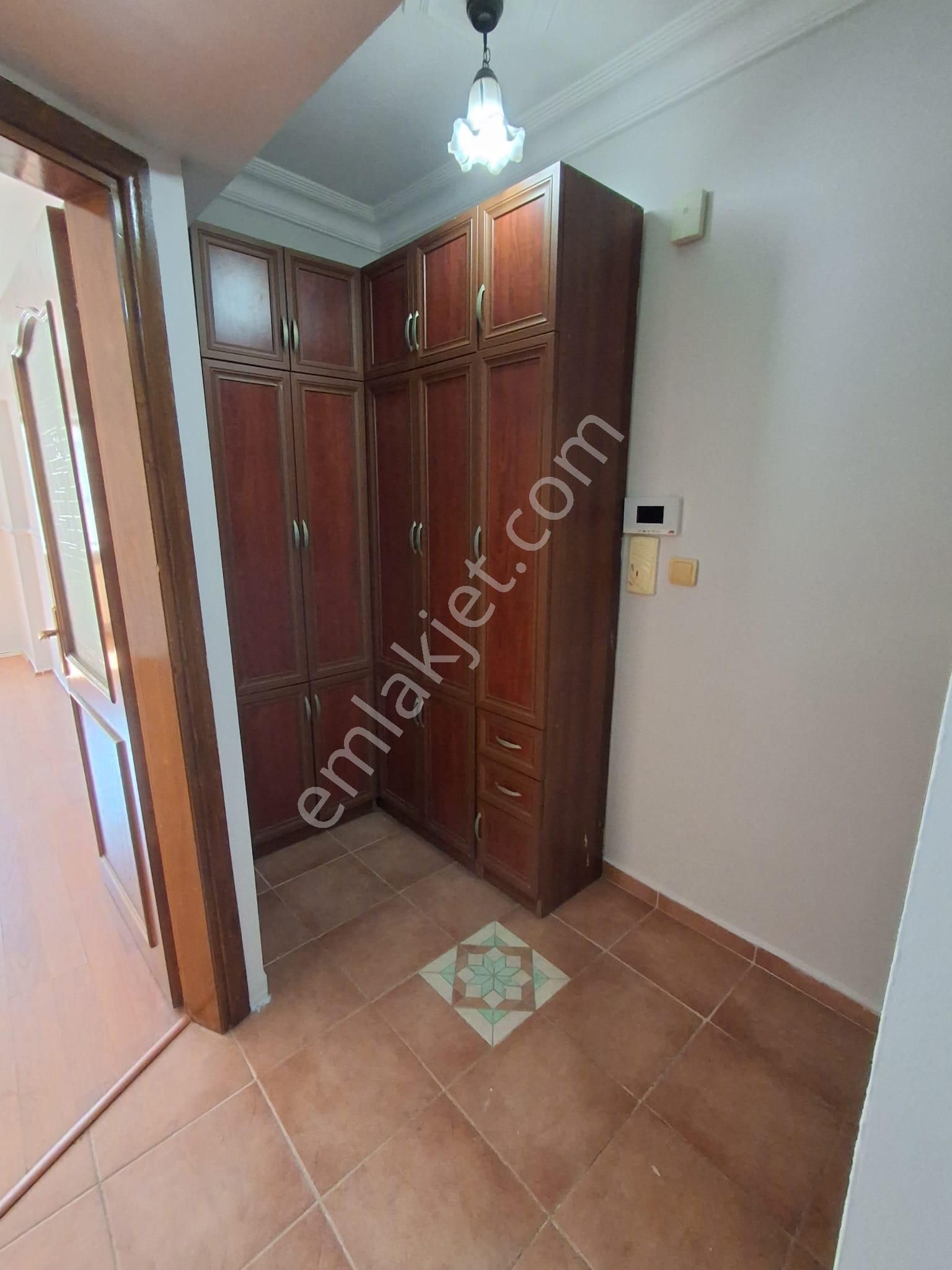 Valideatik'de Ferah Binada Ara Kat Daire - Görsel 22