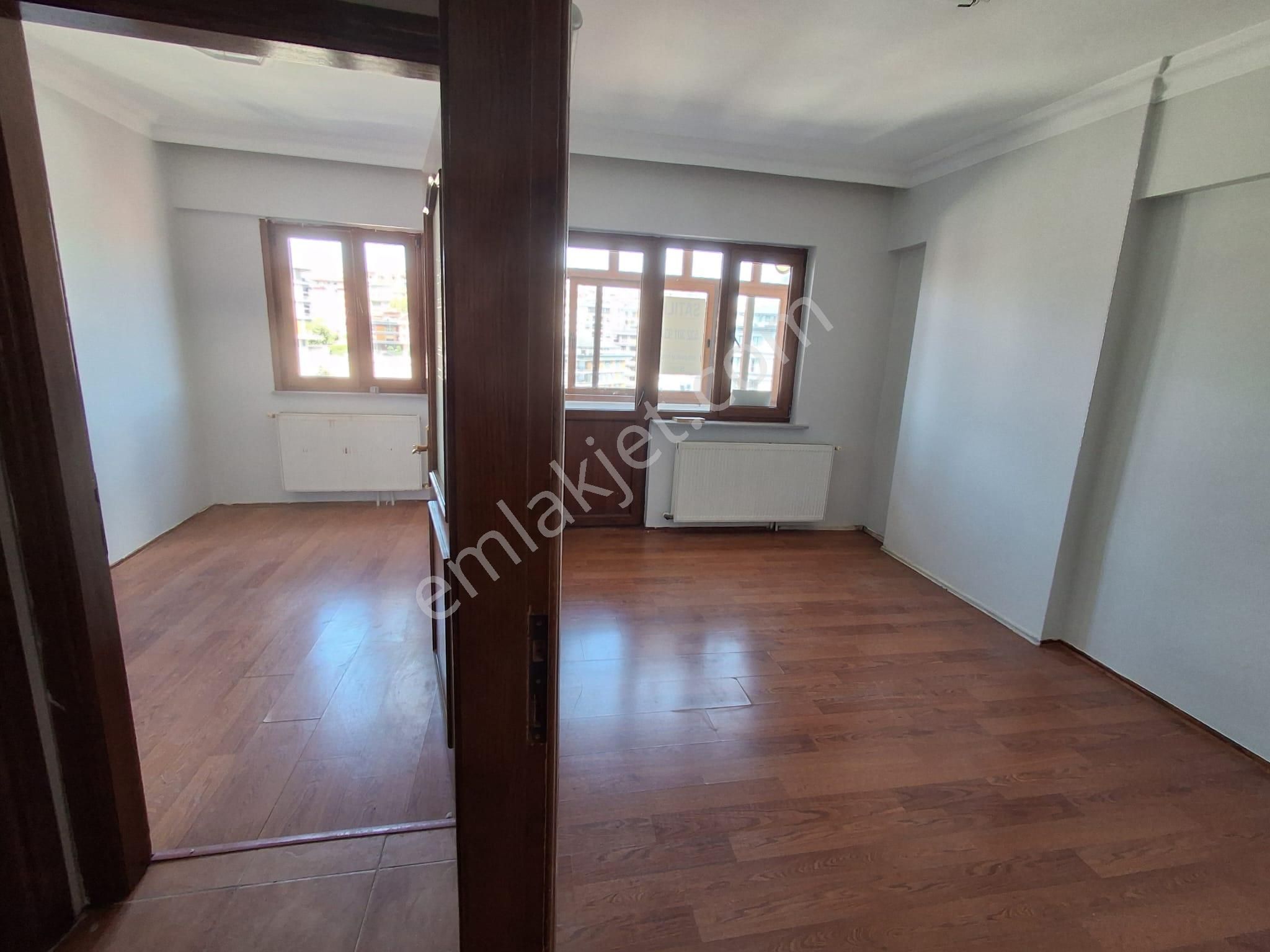 Valideatik'de Ferah Binada Ara Kat Daire - Görsel 12