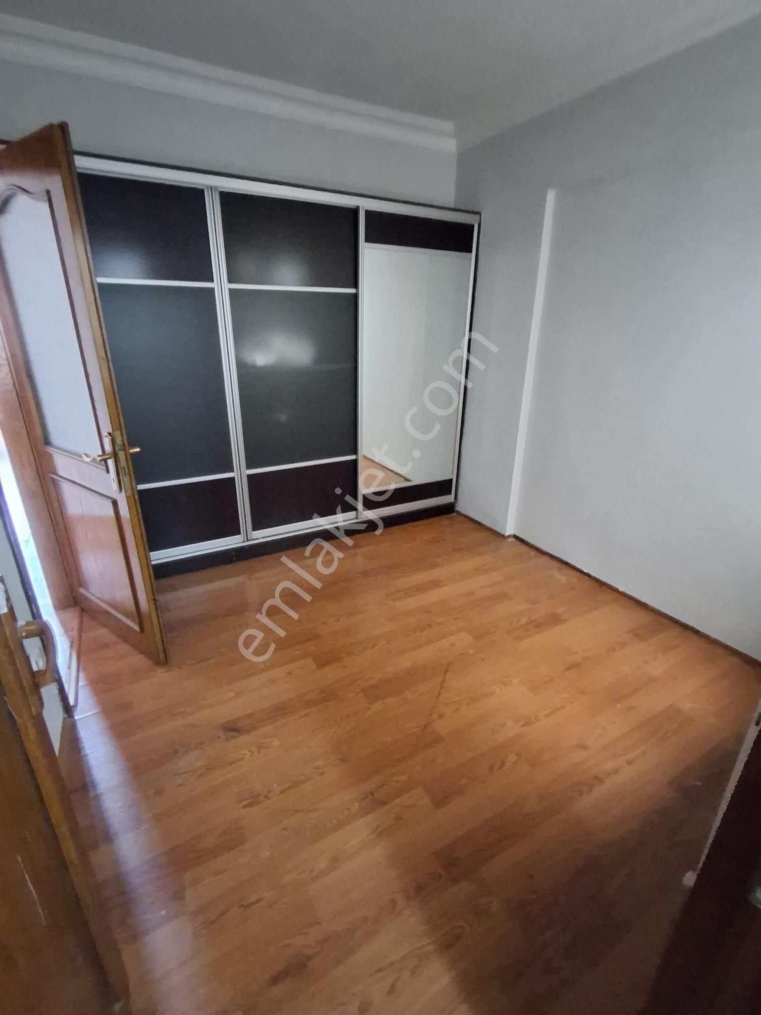 Valideatik'de Ferah Binada Ara Kat Daire - Görsel 15