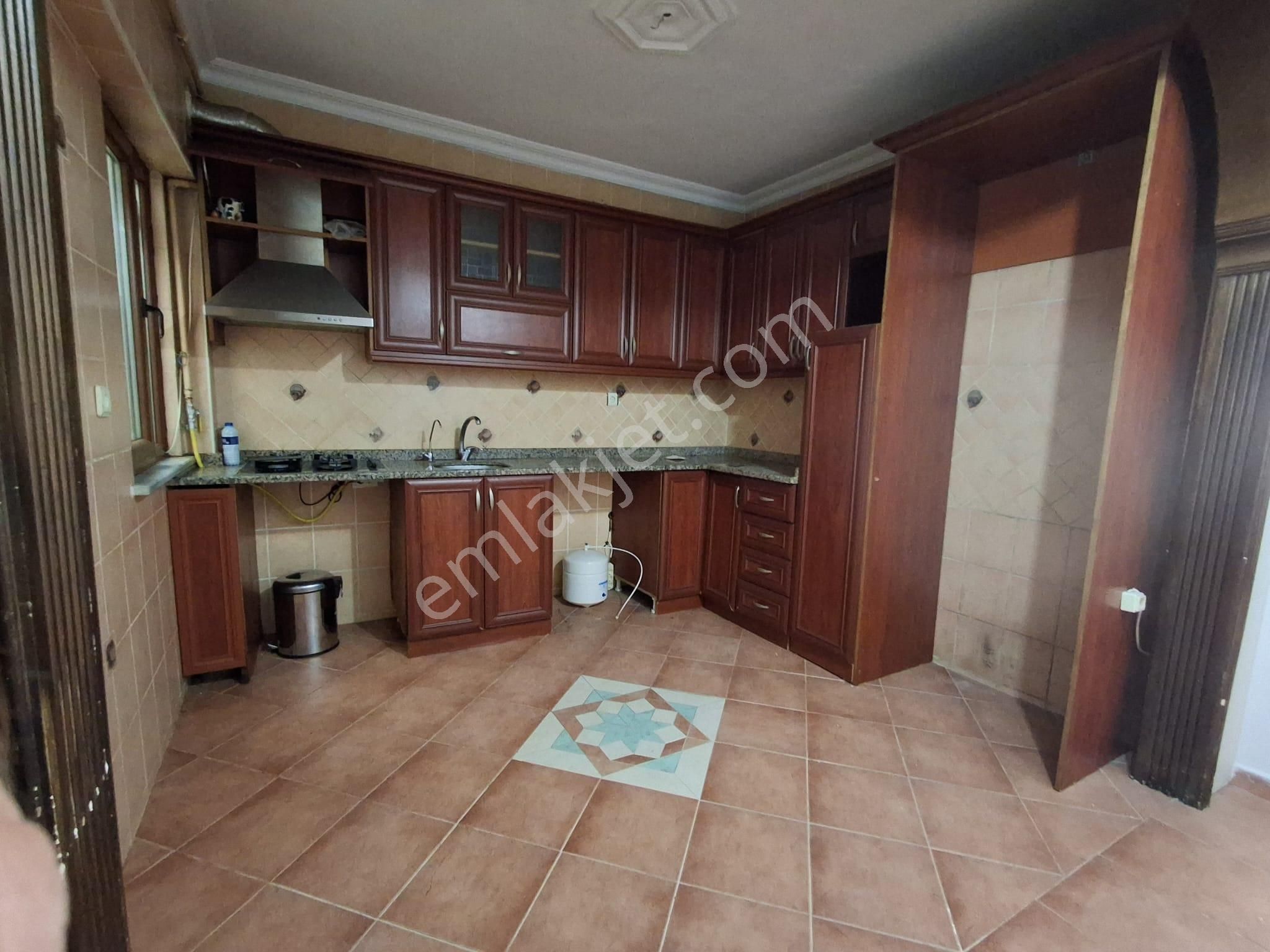 Valideatik'de Ferah Binada Ara Kat Daire - Görsel 23