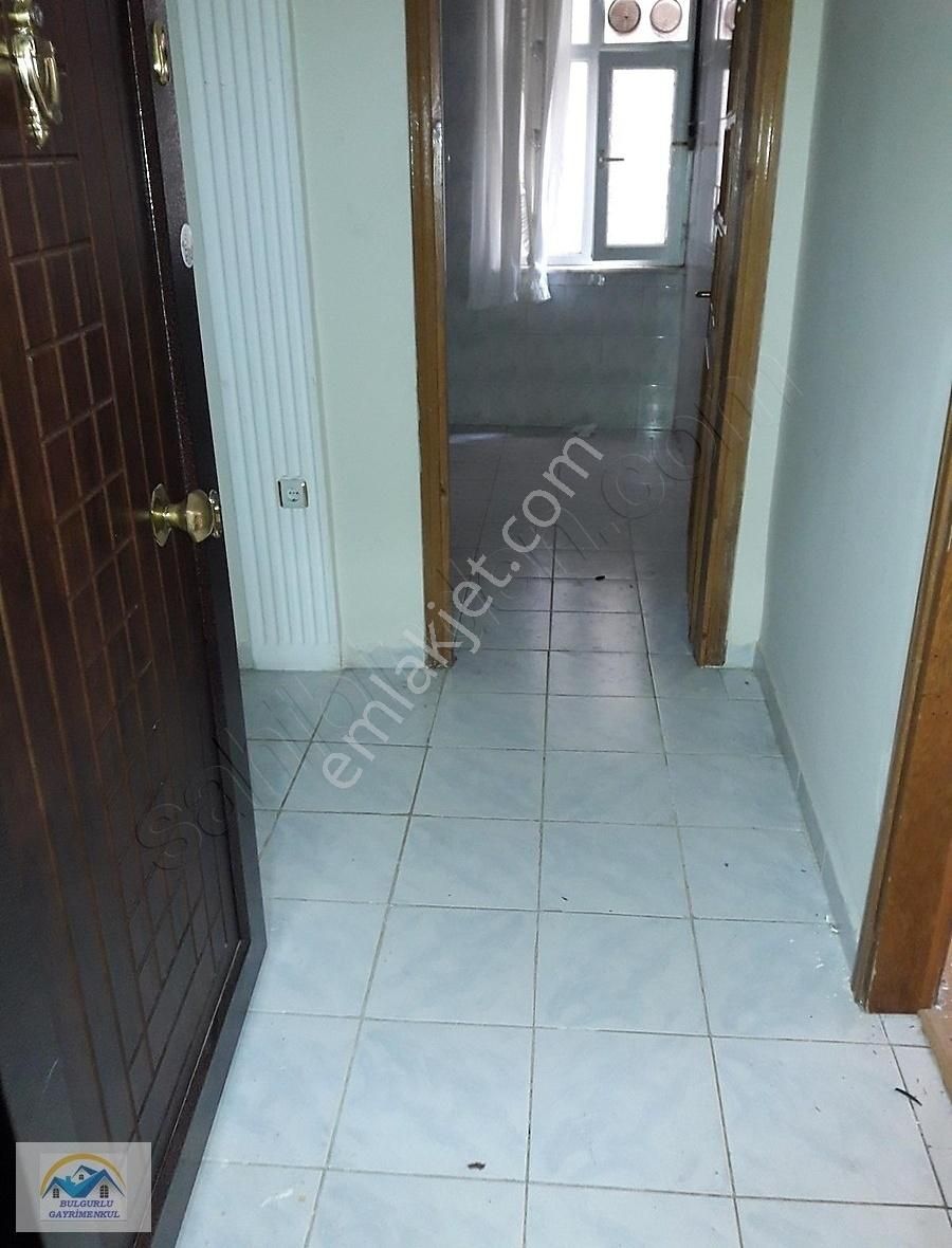 Bulgurlu Gayrimenkulden Cumhuriyet'te Uygun Ara Kat Daire. - Görsel 13