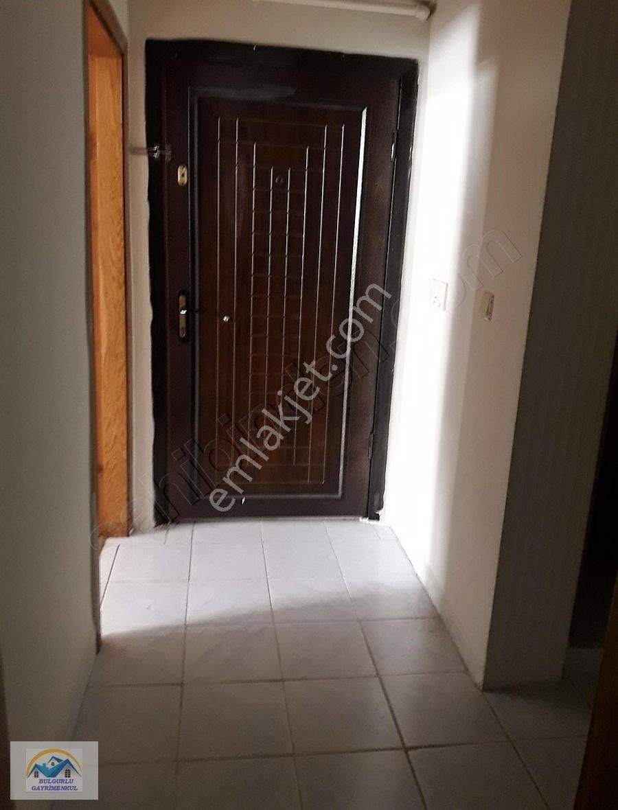 Bulgurlu Gayrimenkulden Cumhuriyet'te Uygun Ara Kat Daire. - Görsel 3