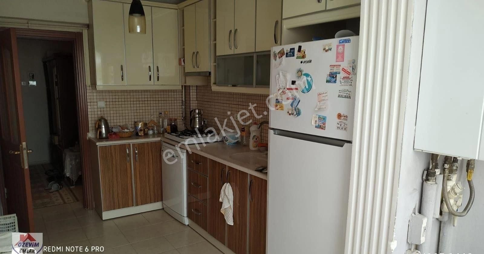 Gaziemir Yeşil Kiralık Daire Özevim Emlaktan Siteiçi Arakat Otoparklı Kiralık 3+1 Daire