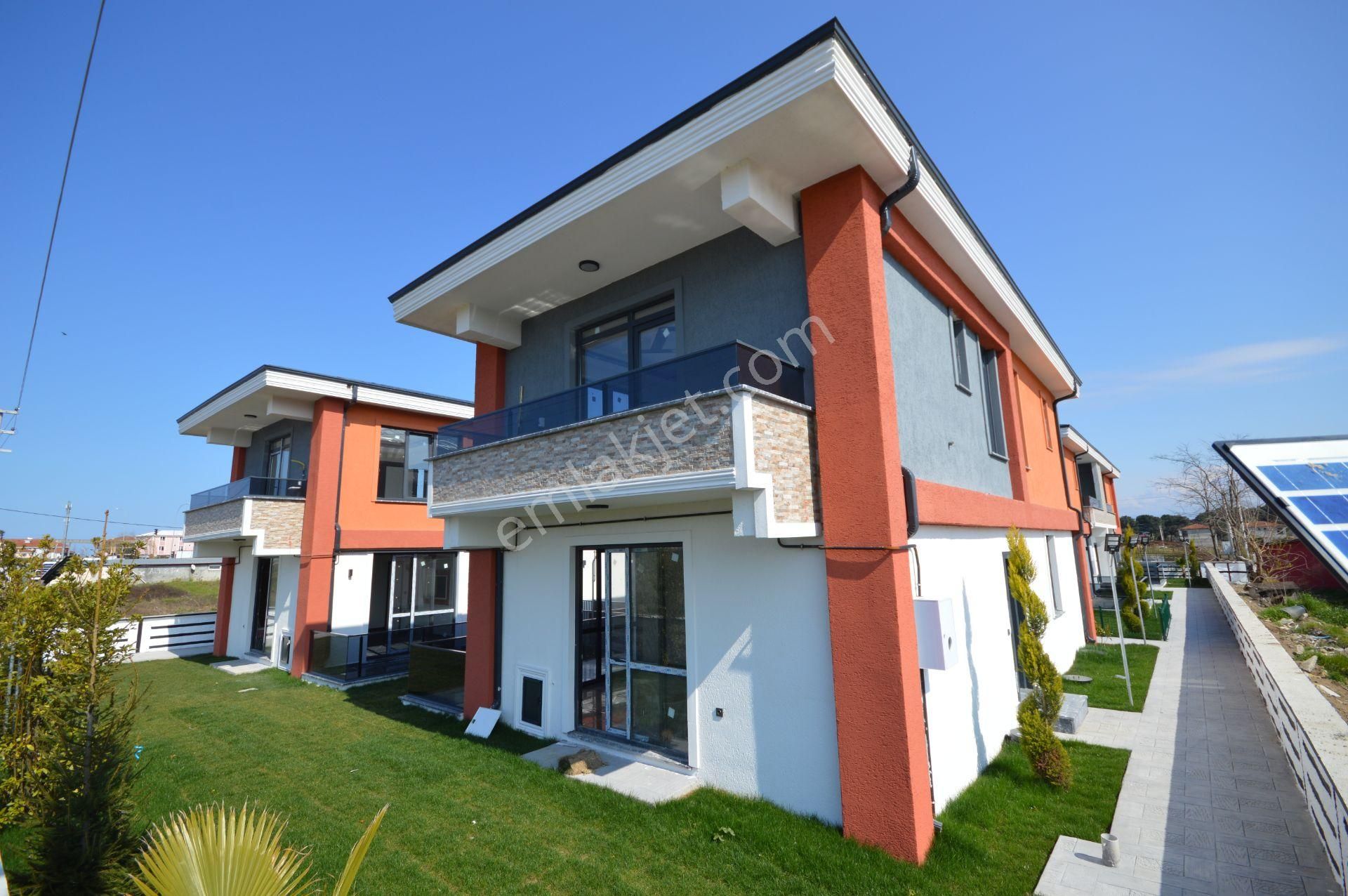 Karasu Yalı Satılık Villa Karasuda Modern Tasarım, Lüks Villa, Tam Donanımlı!!