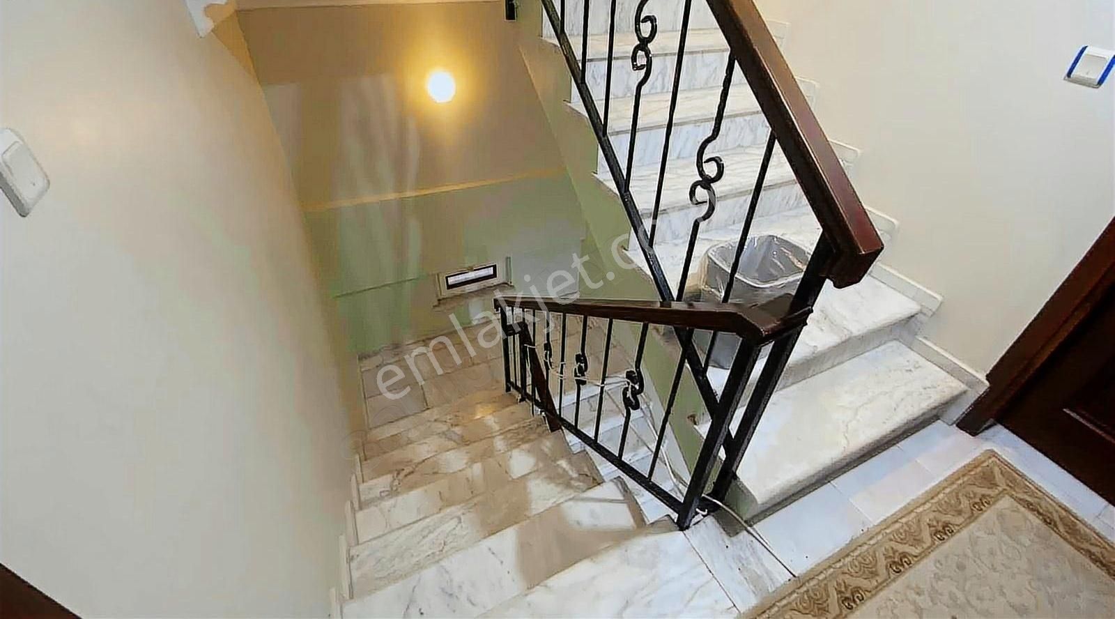 Ram İnvest'ten Küçükkuyu'da Deniz Manzaralı Satılık 6+1 Villa - Görsel 8