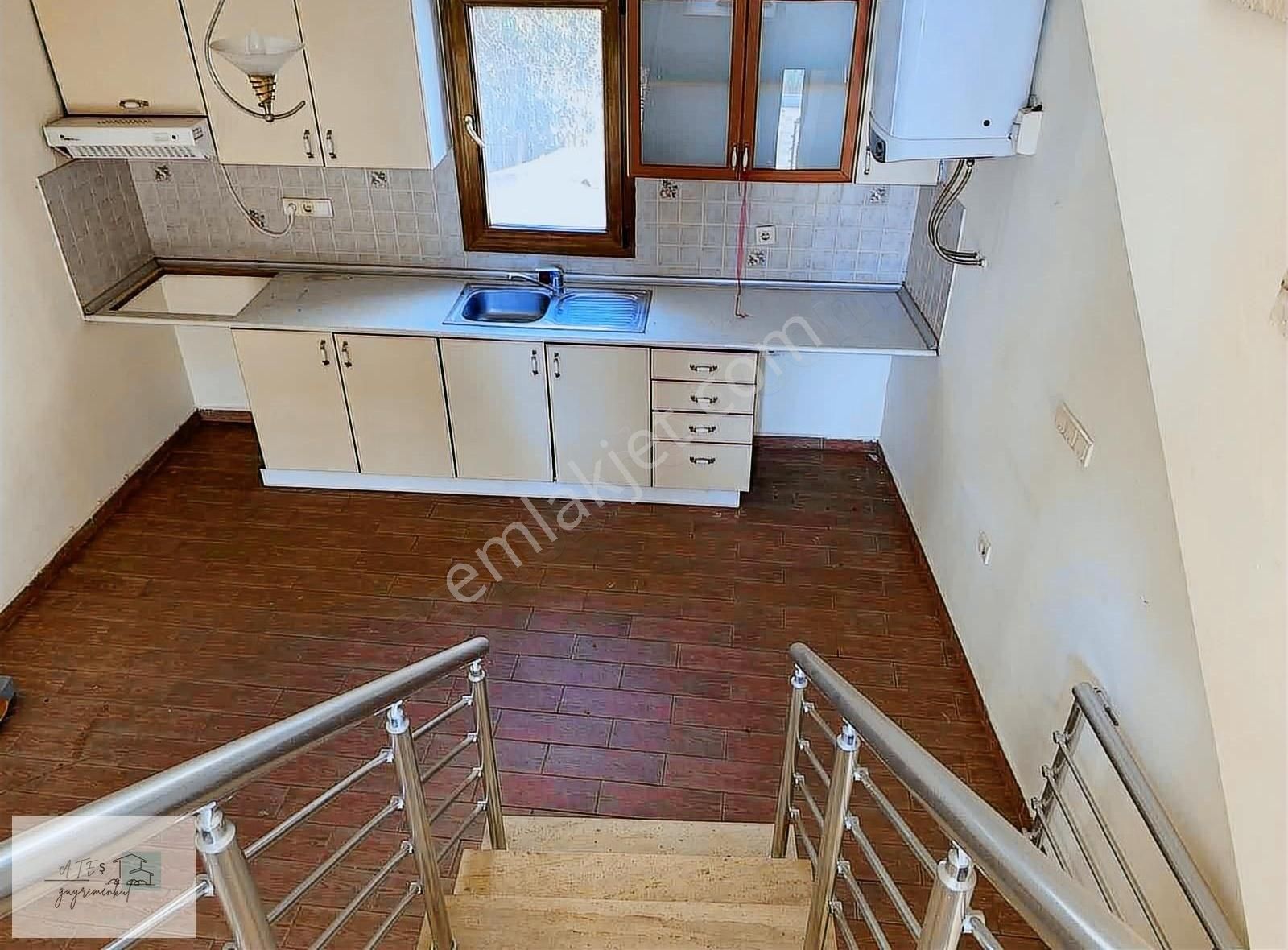 Yokuşbaşı Mahallesinde Satılık Triplex - Görsel 3