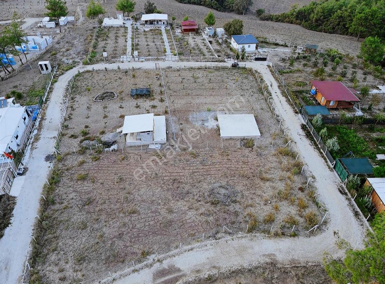 Karaisalı Topaktaş Satılık Bağ & Bahçe Topaktaş Köyünde Köy Merkezine Yakın Arsa