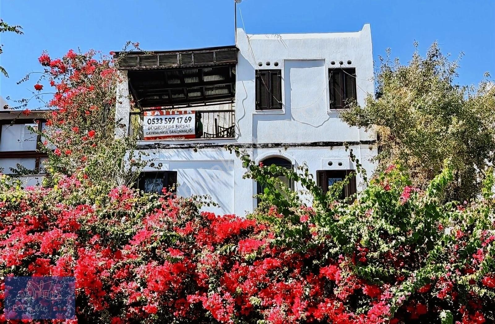 Bodrum Bitez Satılık Villa Bitez Aktur E Mah En Ön Sıra Kapanmaz Denşz Manzaralı Alangülü