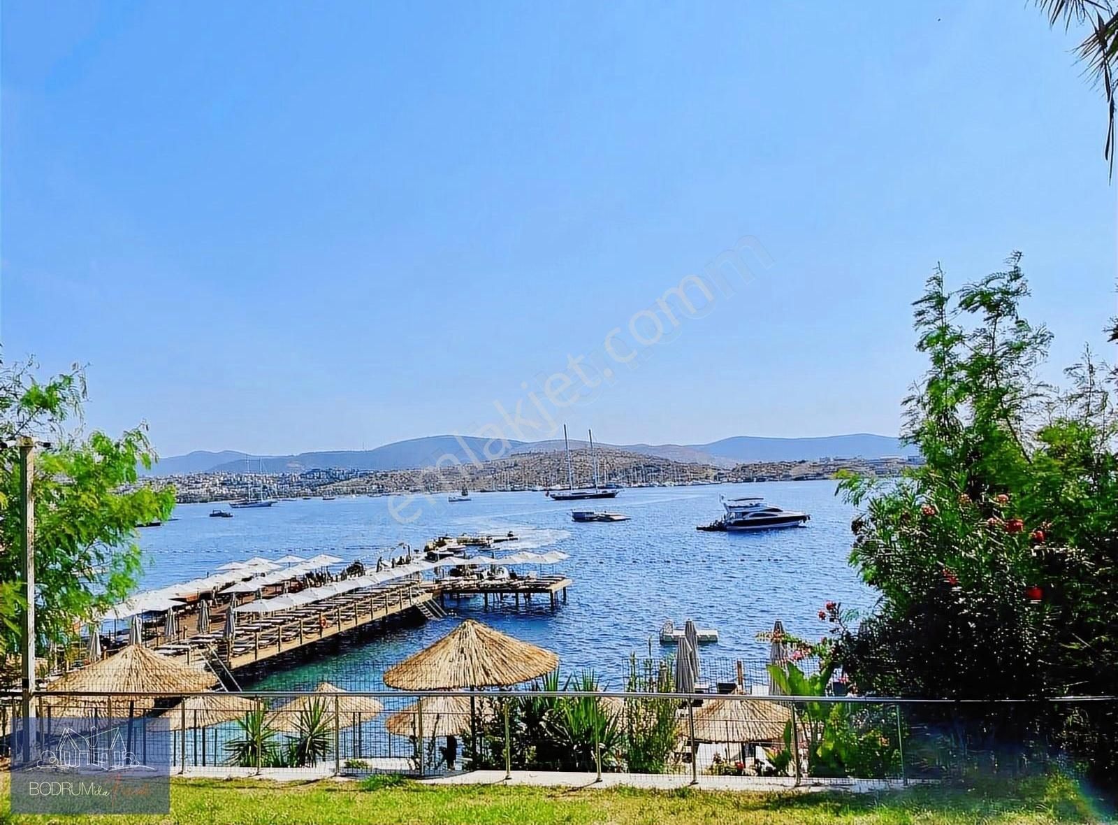 Bodrum Bitez Satılık Daire Bodrum Bitez Denize Sıfır Sitede 4+1 Bahçe Katı