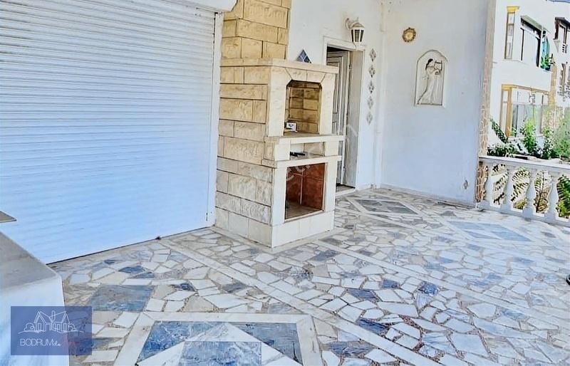 Bodrum Turgutreis Satılık Villa Turgutreis Yalı Denize Yakın Deniz Öanzaralı Tripleks