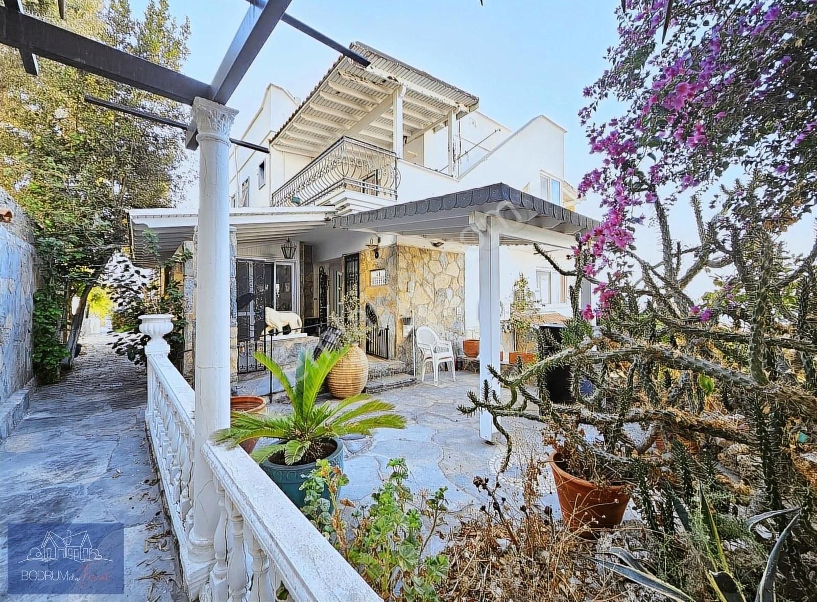 Milas Güllük Muhteşem Manzaralı Bitişik Nizam Villa - Görsel 15