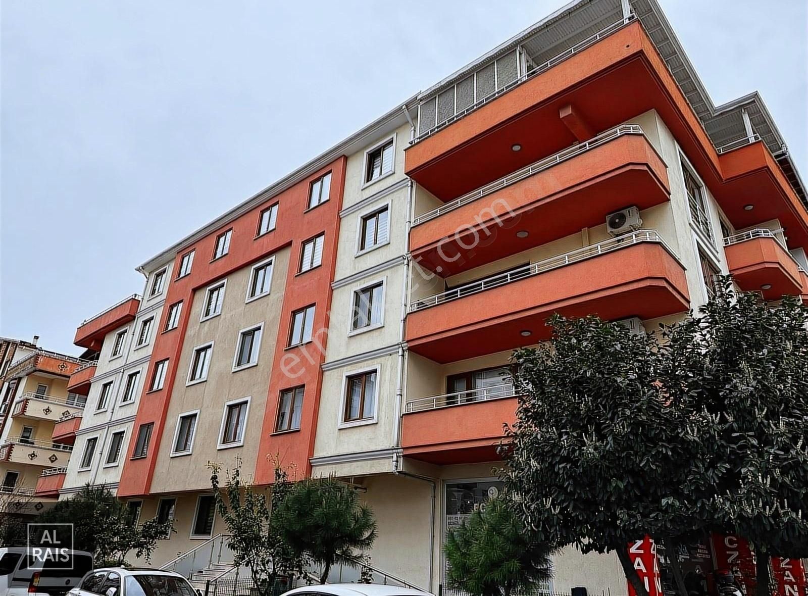 Yalova Merkez Bahçelievler Satılık Daire Marmara Caddesinde 6+1 Dublex 335m2 Kapalı Otopark