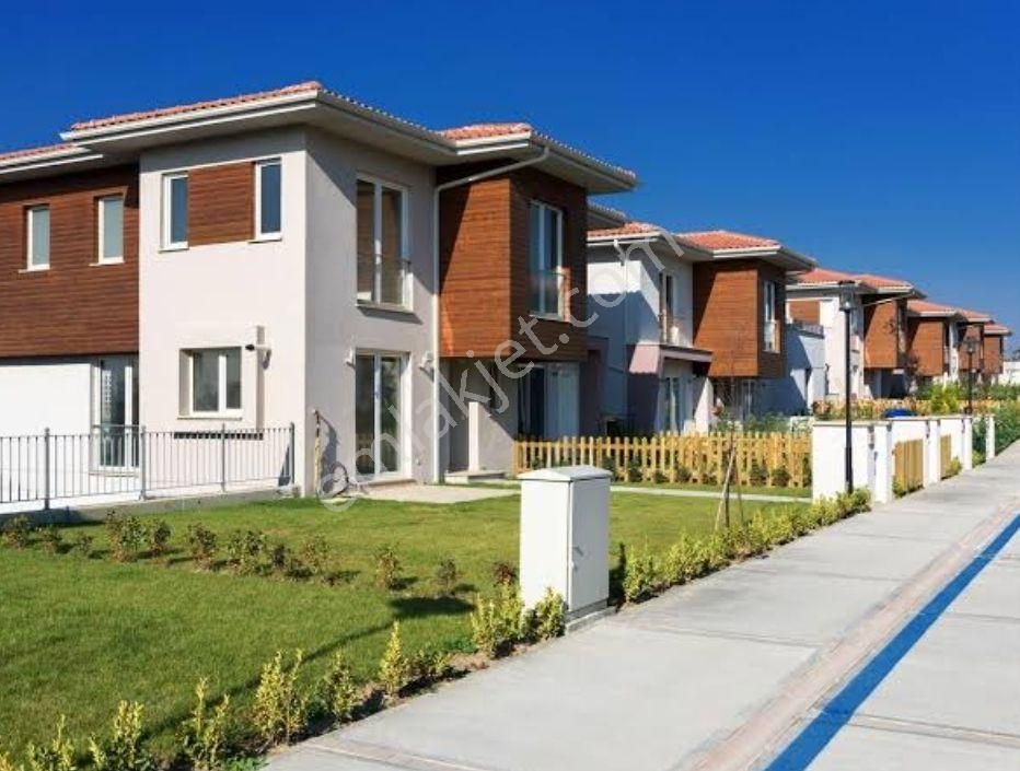 Başakşehir Bahçeşehir 1. Kısım Satılık Villa Asmalı Sokaklar Bahçesehır De Buyuk Bahcelı Satılık 4+1 Vılla