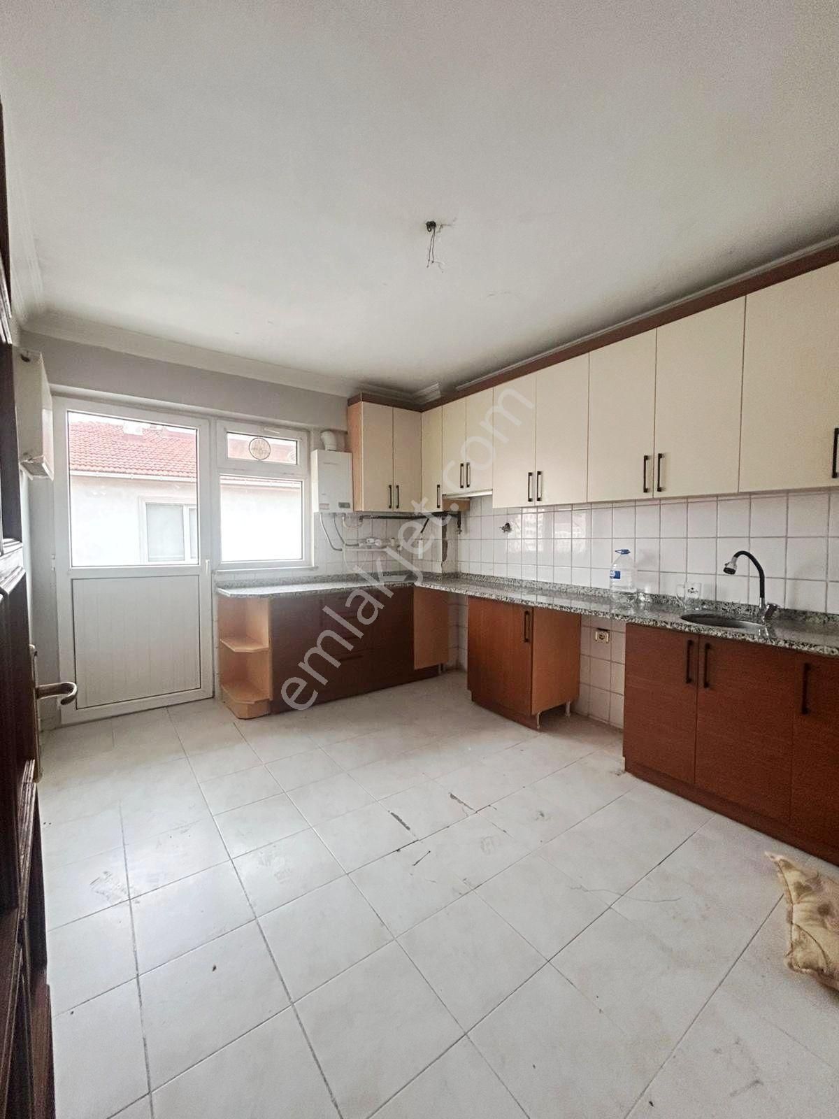 Çorlu Muhittin Satılık Daire 2.400.000 Tl İskanlı 3+1 150m2 5 Kat Muhittin Mh