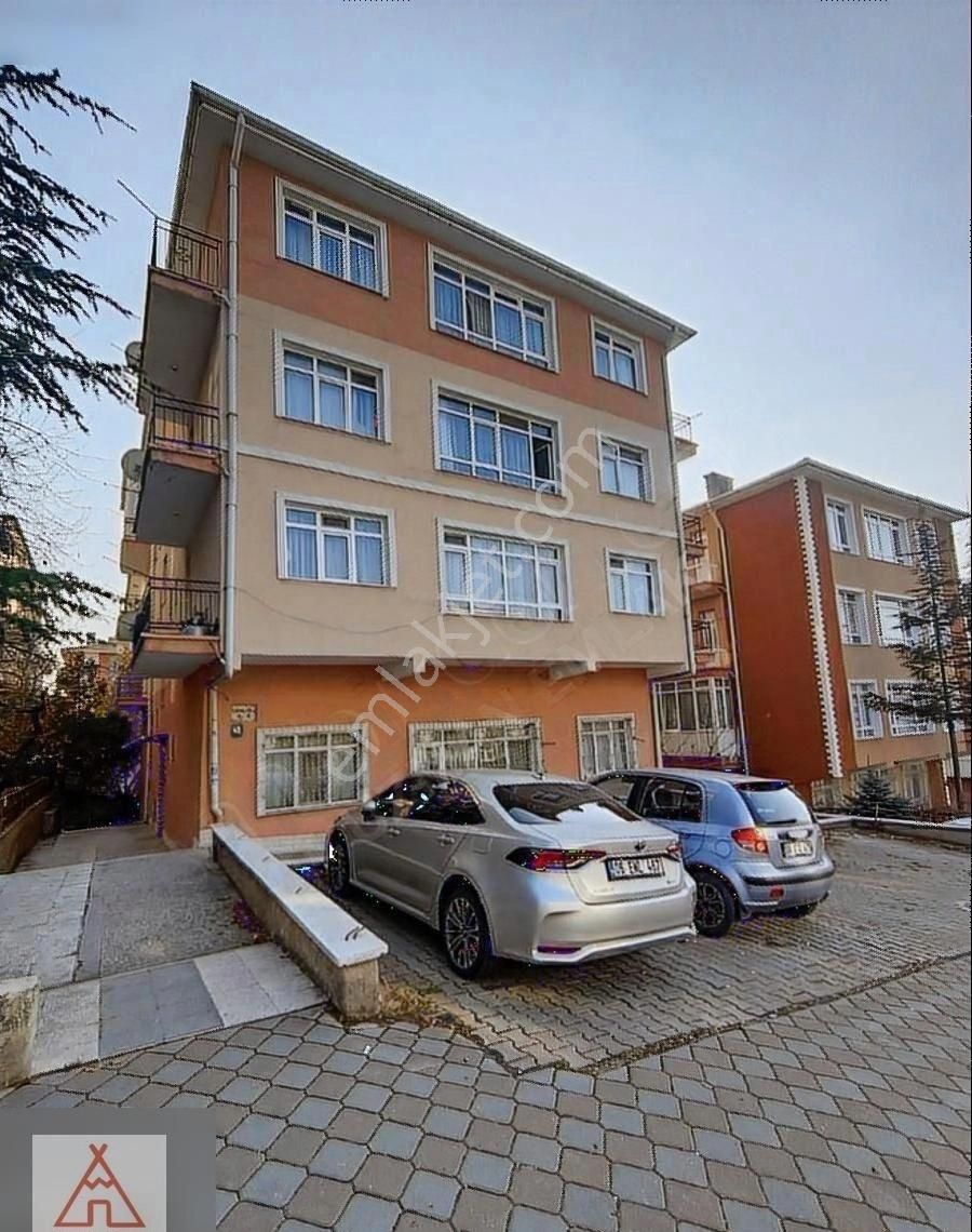 Keçiören Aşağı Eğlence Kiralık Daire Uzman Emlak'tan 3+1 Ara Kat Bakımlı Hastane Yakını Daire