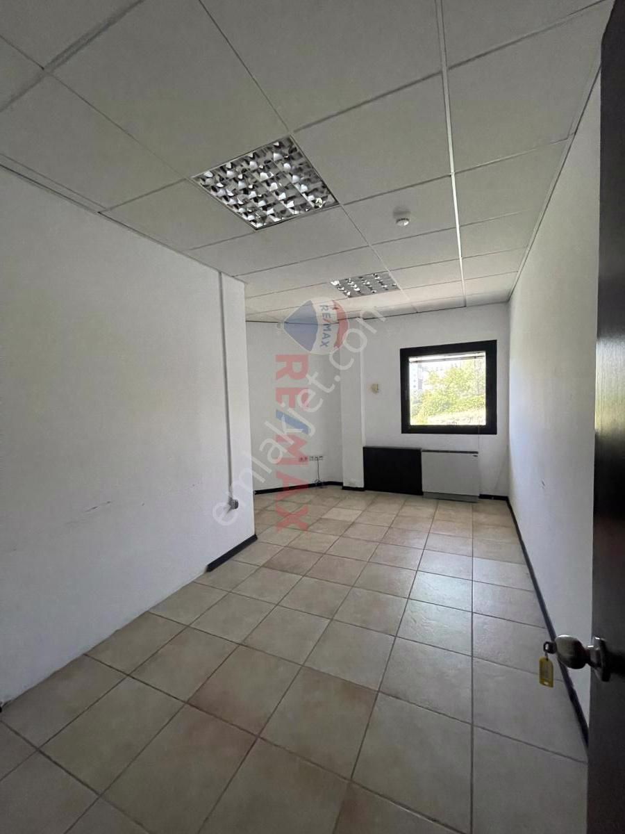 Birlik Mahallesinde 6 Katlı, 2357 M² Kapalı Kullanım Alanına Sahip Satılık Bina - Görsel 26