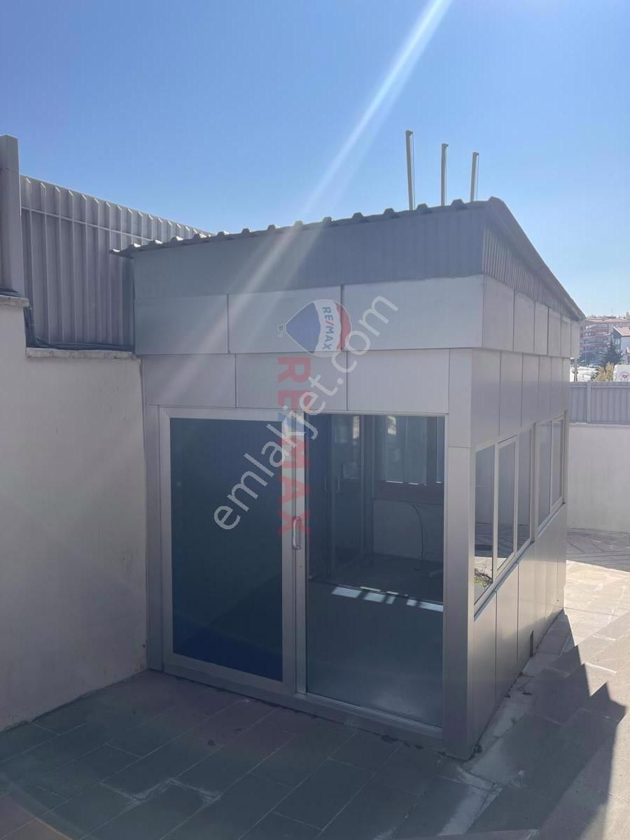 Birlik Mahallesinde 6 Katlı, 2357 M² Kapalı Kullanım Alanına Sahip Satılık Bina - Görsel 3