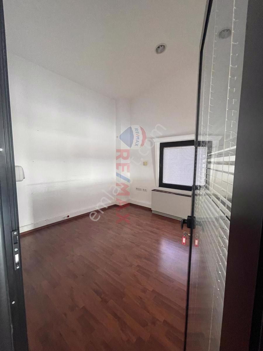 Birlik Mahallesinde 6 Katlı, 2357 M² Kapalı Kullanım Alanına Sahip Satılık Bina - Görsel 20