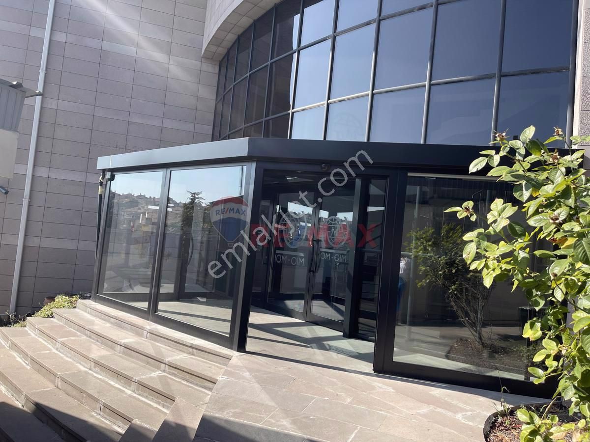 Birlik Mahallesinde 6 Katlı, 2357 M² Kapalı Kullanım Alanına Sahip Satılık Bina - Görsel 4