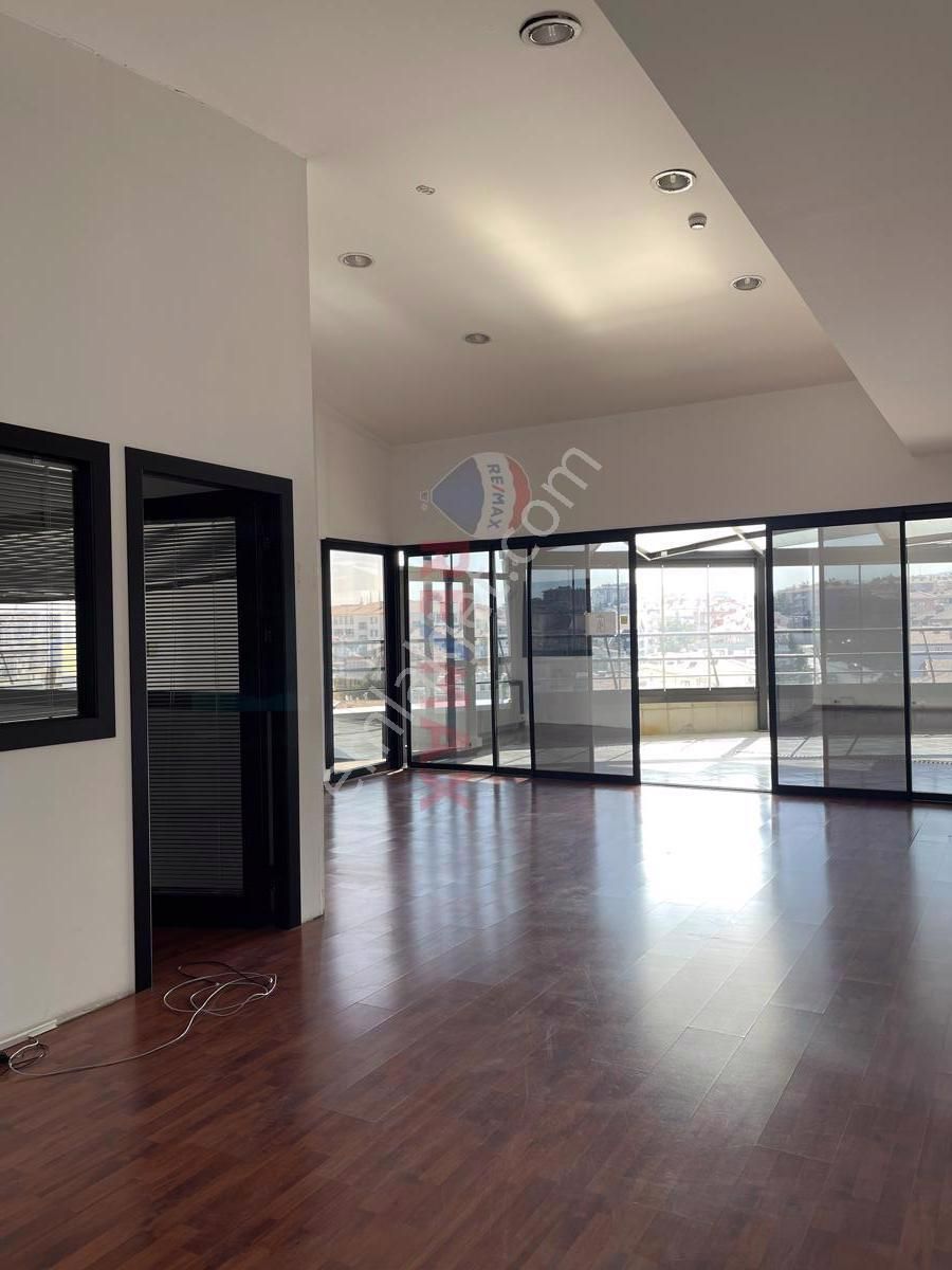 Birlik Mahallesinde 6 Katlı, 2357 M² Kapalı Kullanım Alanına Sahip Satılık Bina - Görsel 8