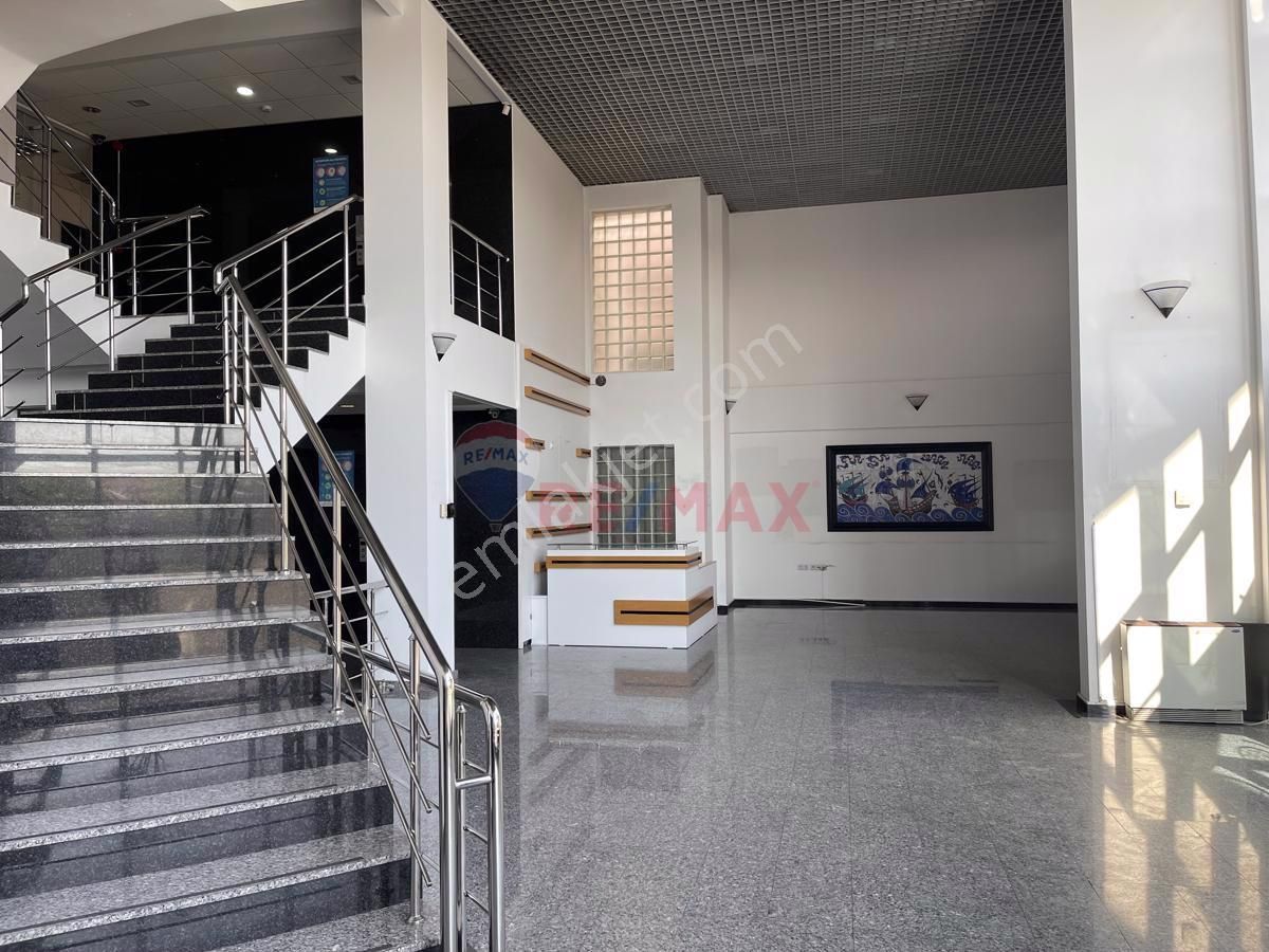 Birlik Mahallesinde 6 Katlı, 2357 M² Kapalı Kullanım Alanına Sahip Satılık Bina - Görsel 5