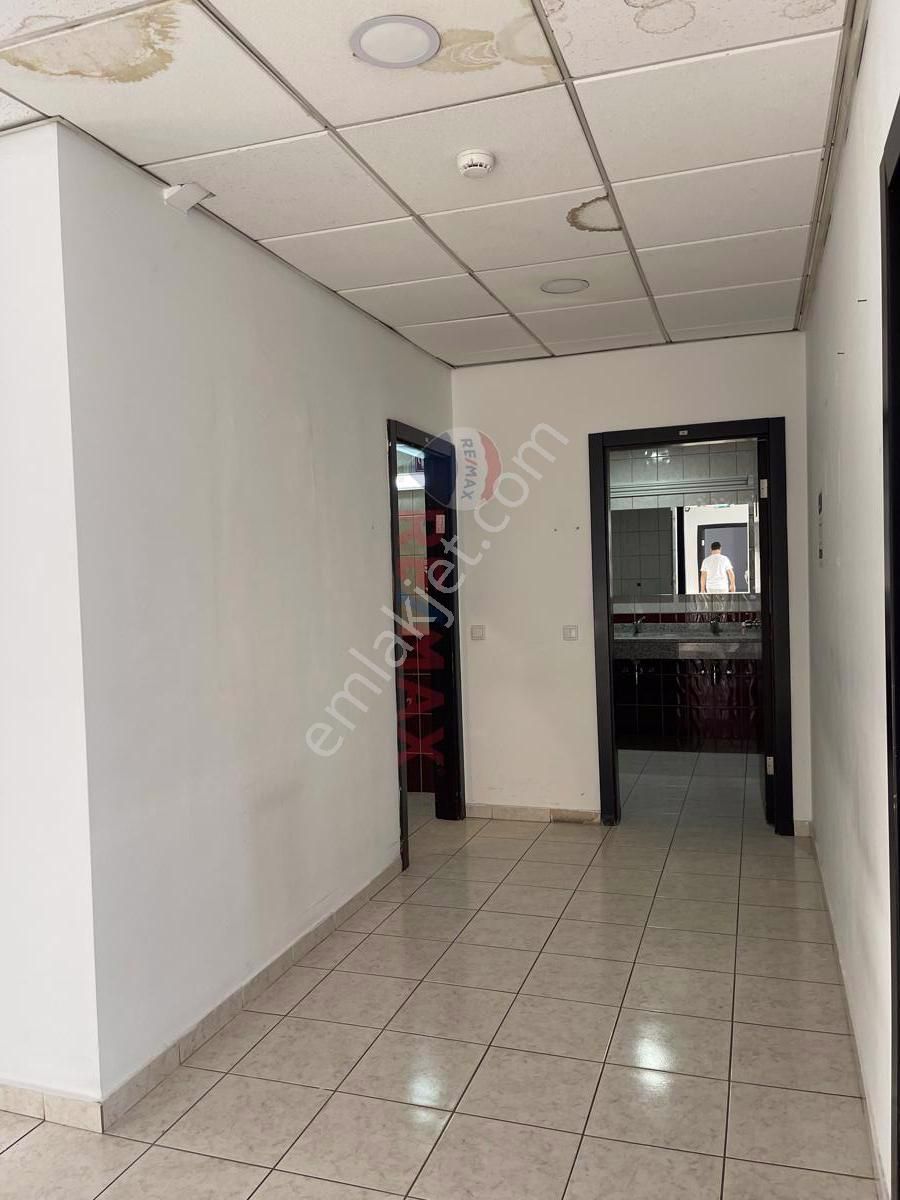 Birlik Mahallesinde 6 Katlı, 2357 M² Kapalı Kullanım Alanına Sahip Satılık Bina - Görsel 18