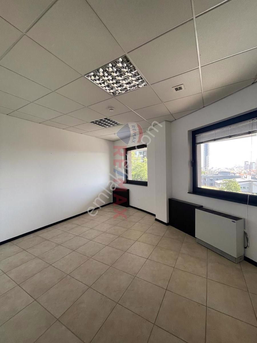 Birlik Mahallesinde 6 Katlı, 2357 M² Kapalı Kullanım Alanına Sahip Satılık Bina - Görsel 25