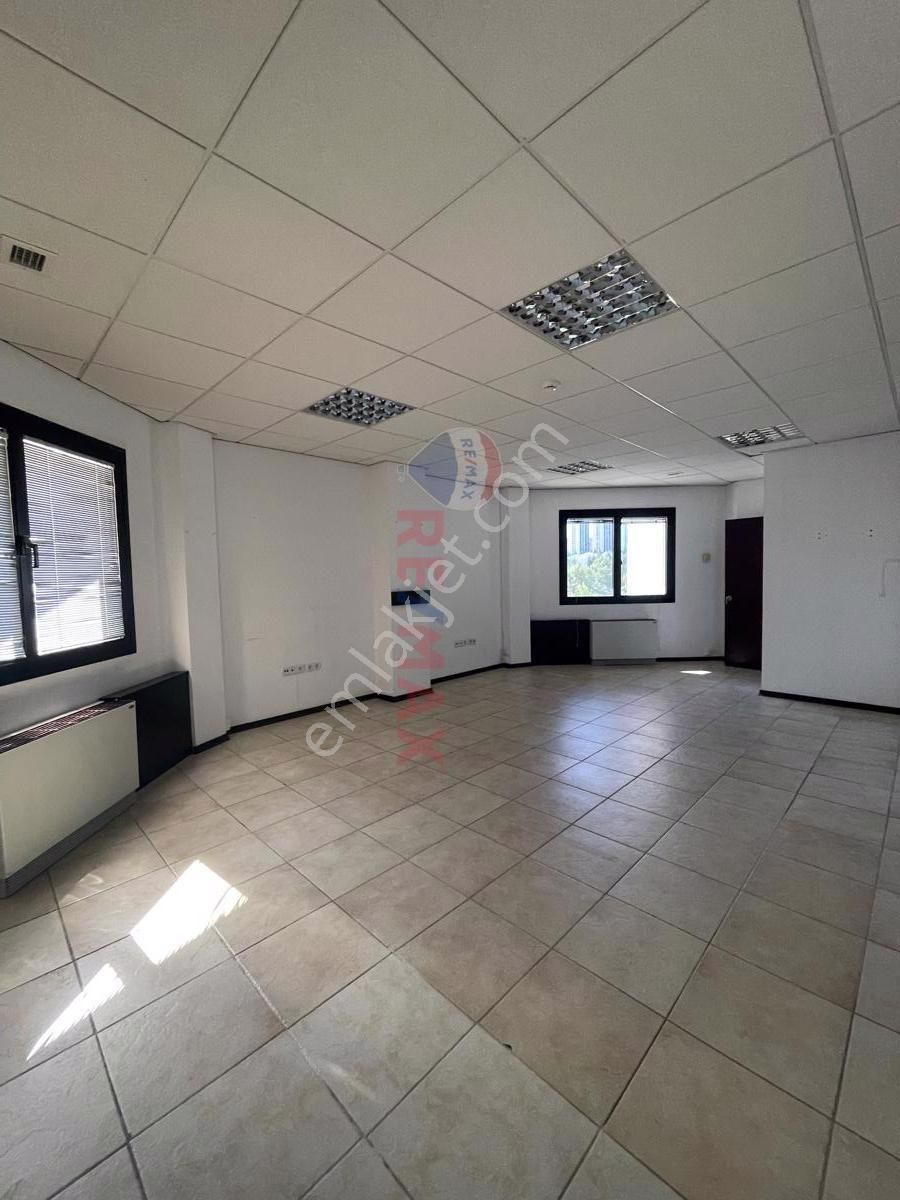 Birlik Mahallesinde 6 Katlı, 2357 M² Kapalı Kullanım Alanına Sahip Satılık Bina - Görsel 22