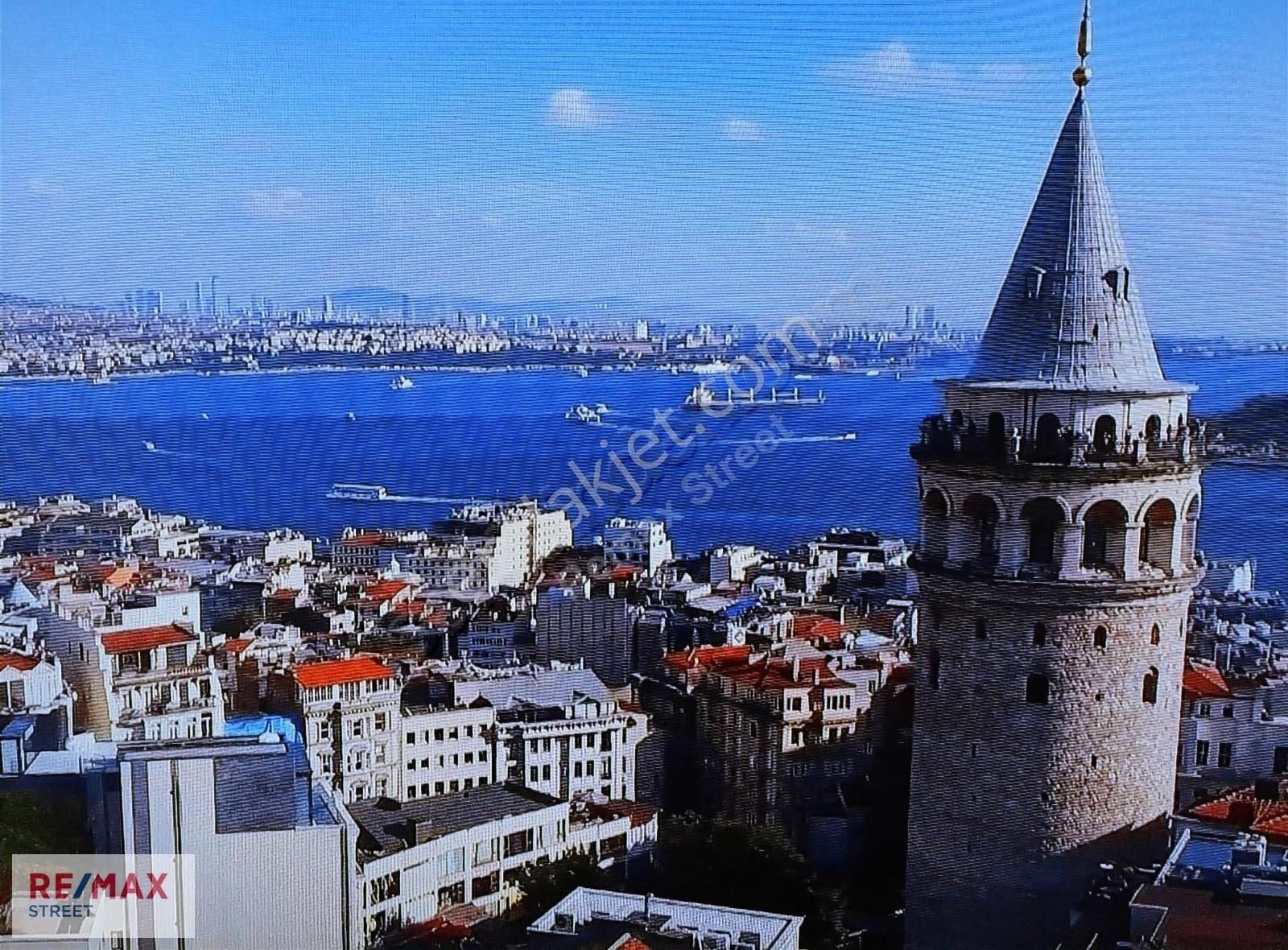 Beyoğlu Tomtom Satılık Bina Özlem Kaya Remax Street Galata Kulesi Yanı 4 Katlı Bina Satılık