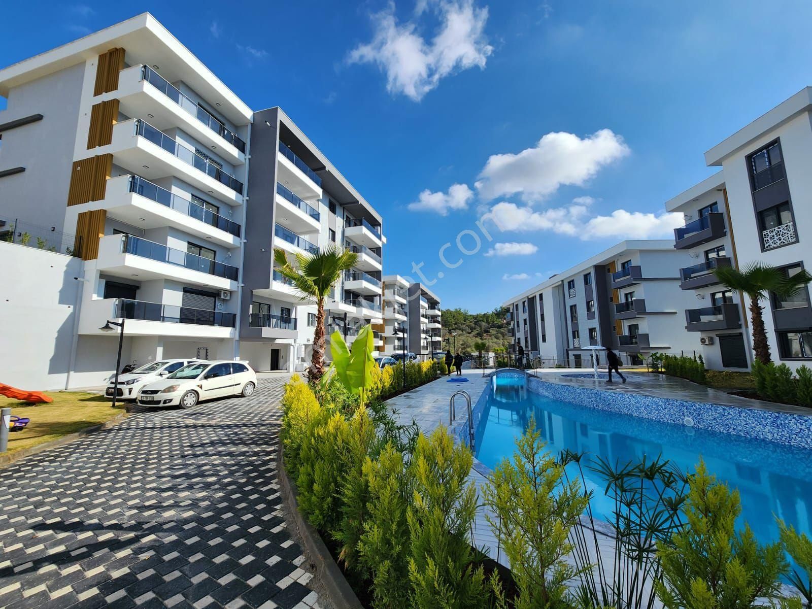 Kuşadası İkiçeşmelik Satılık Daire Özel Bahçeli 1+1 Loft Daire