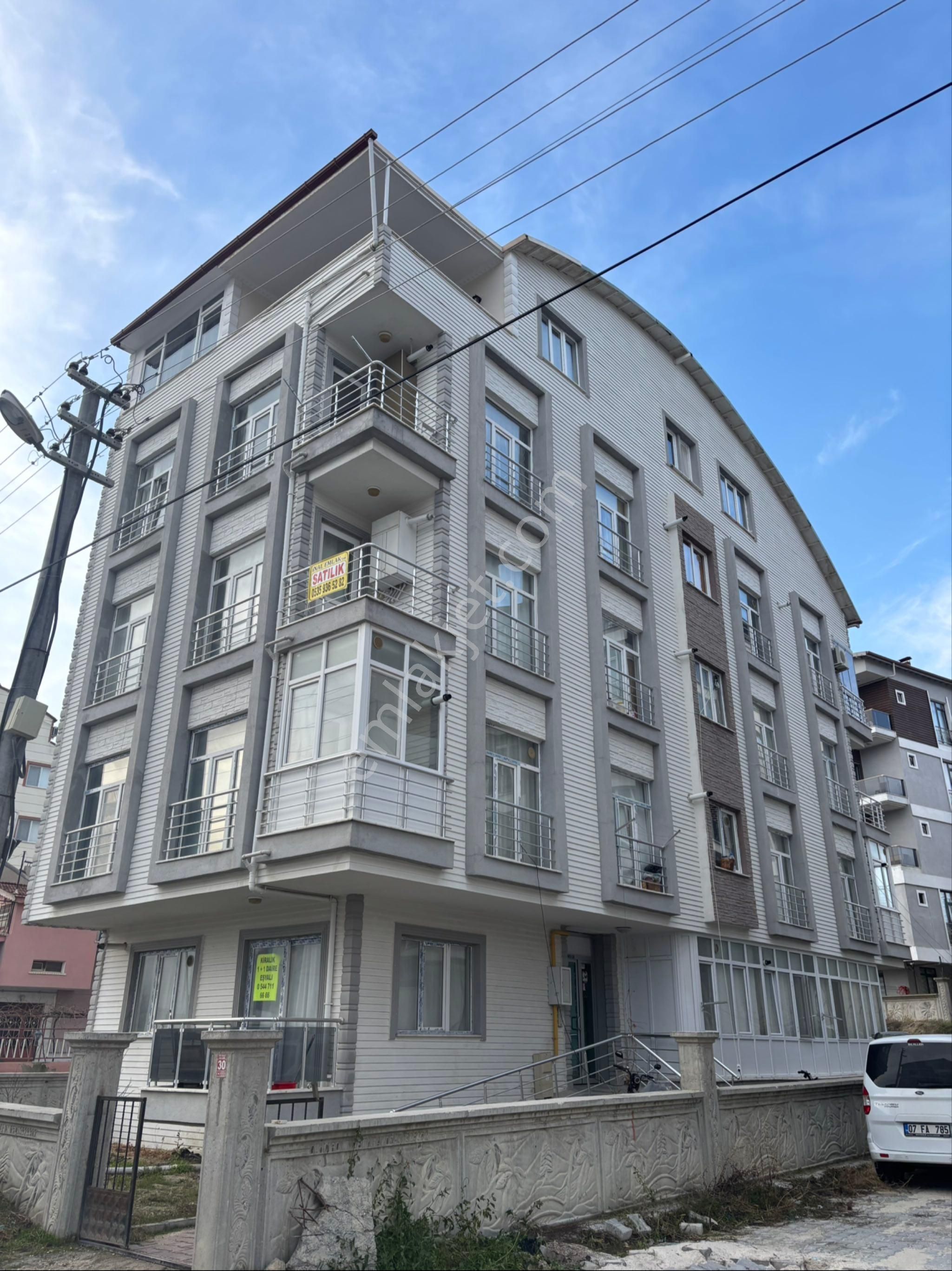 Burdur Merkez Emek Satılık Daire İnal Emlaktan Emekte Eşyasız Satılık 2+0 60 M2 Daire