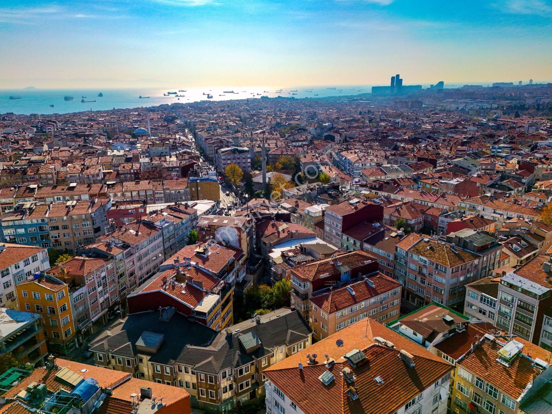 Fatih Şehreminide Satılık 2 Bina, Merkezi Konum, Yatırım Fırsatı - Görsel 2