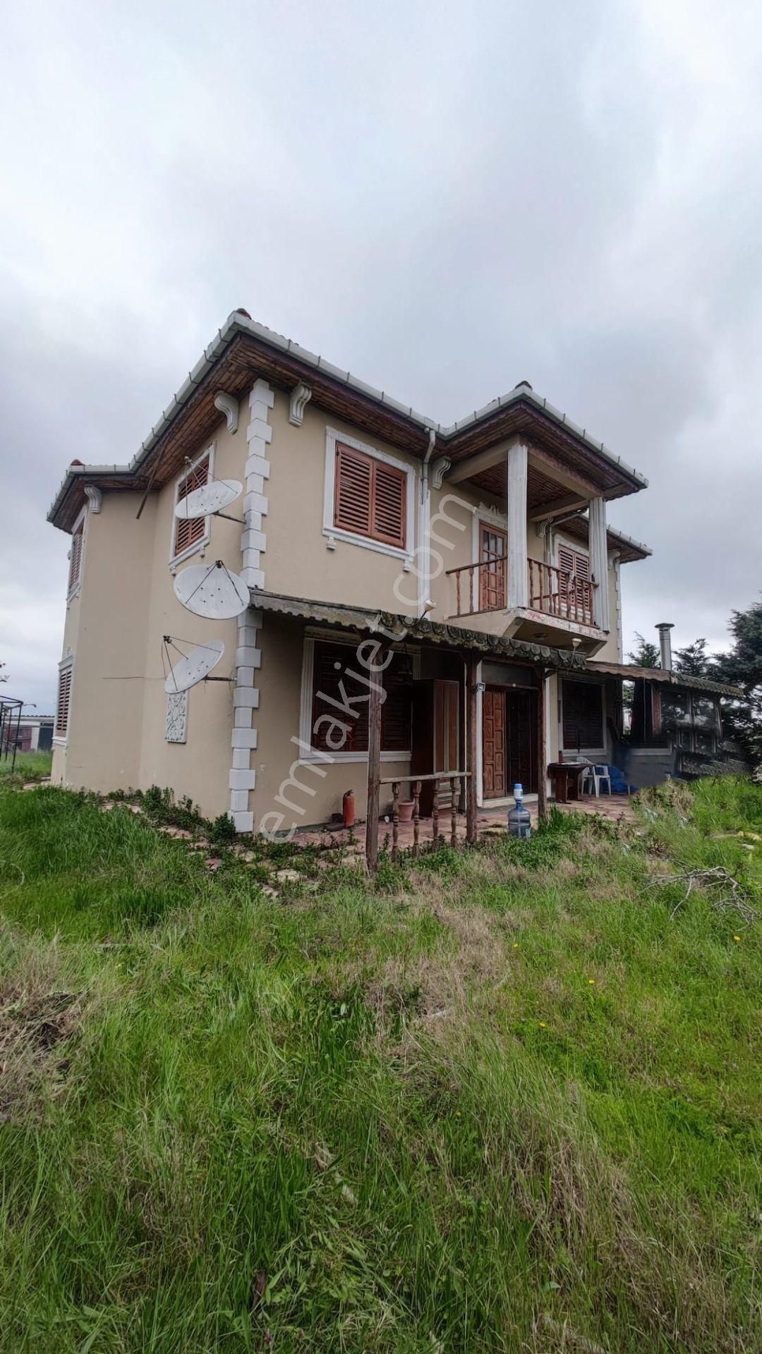 Saray Çayla Satılık Çiftlik Evi 2.980 Metre Arazi İçinde Çiftlik Evi Müstakil Tek Tapu Yola Cephe