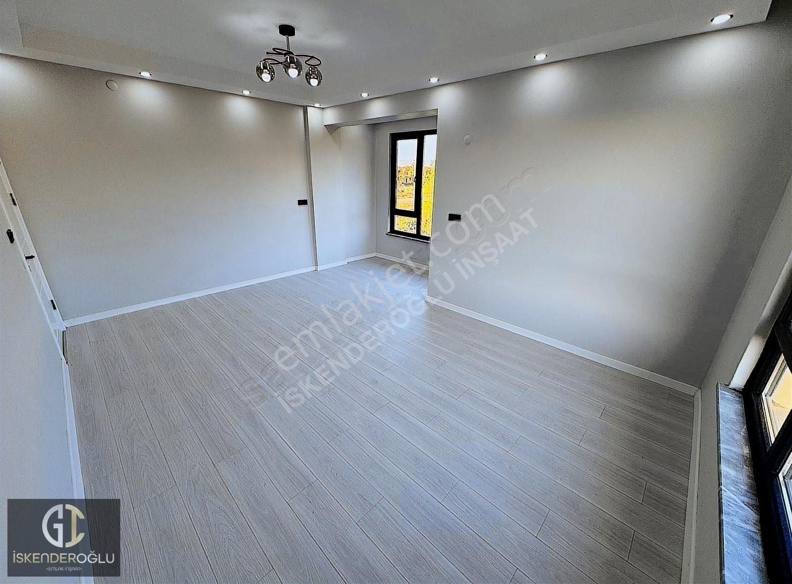 &karasu'da Müstakil Bahçeli Merkezi Lokasyonda 3+1 Fırsat Villa& - Görsel 24