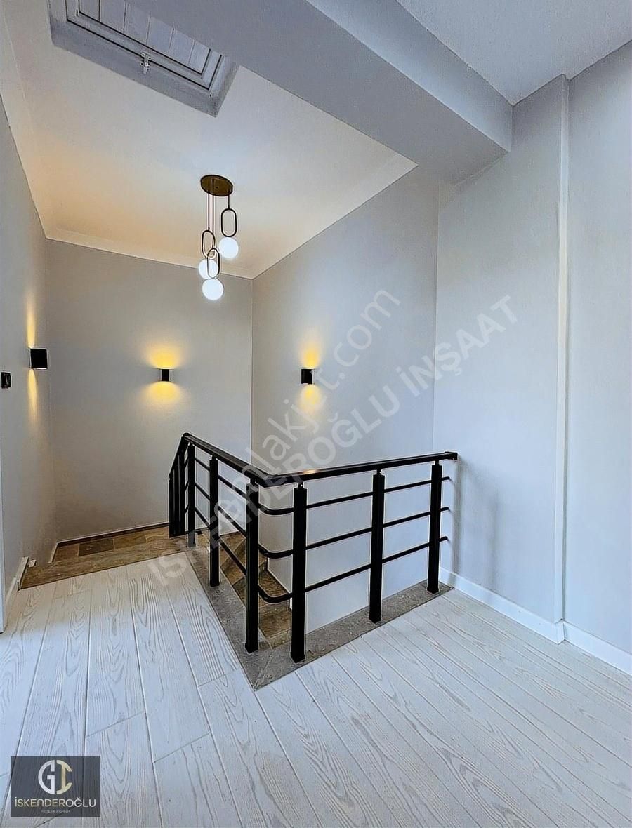 &karasu'da Müstakil Bahçeli Merkezi Lokasyonda 3+1 Fırsat Villa& - Görsel 21