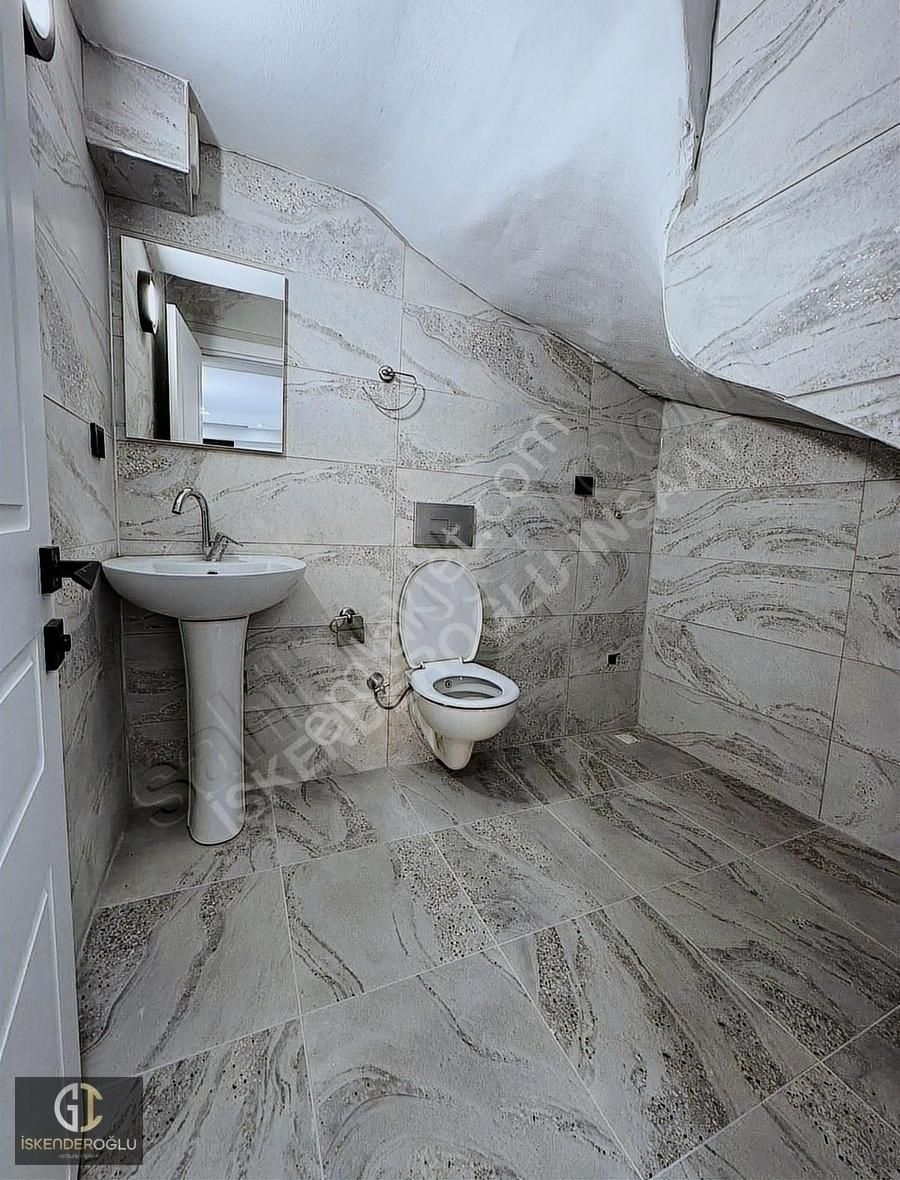 &karasu'da Müstakil Bahçeli Merkezi Lokasyonda 3+1 Fırsat Villa& - Görsel 17