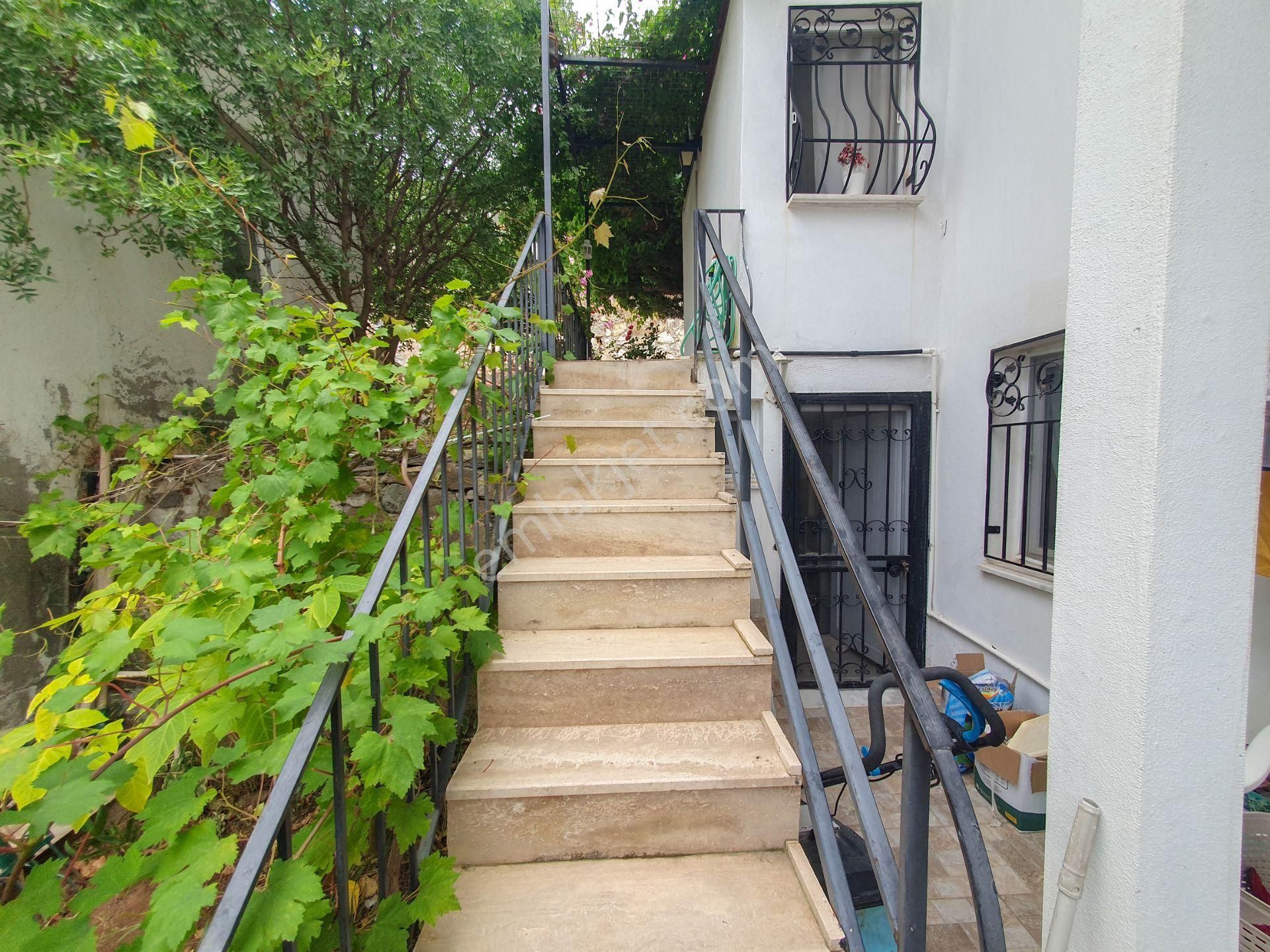 Bodrum Gümüşlük'te Satılık Harika Manzaralı Site İçi 3+1 Villa - Görsel 8