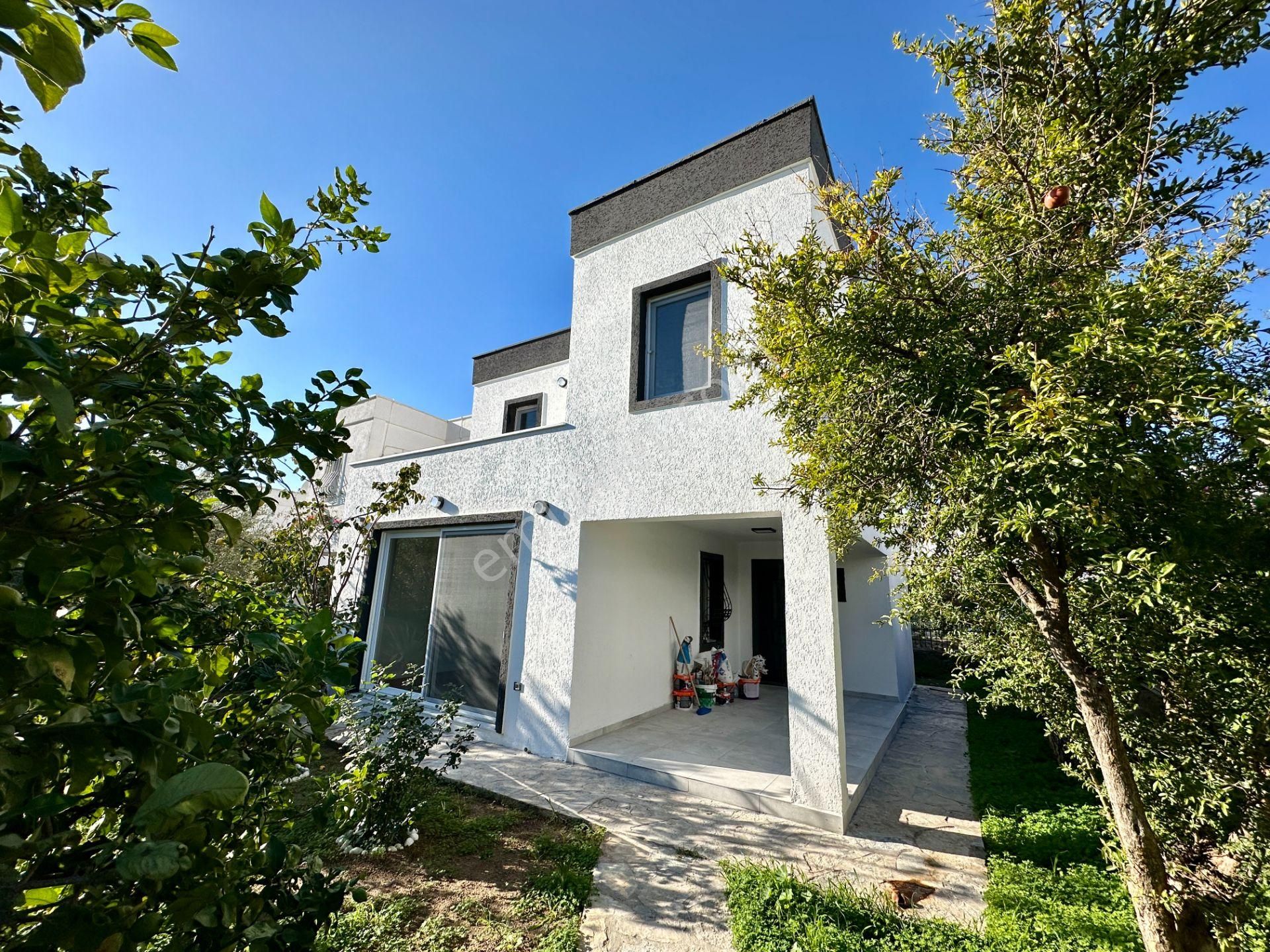 Bodrum Akyarlar'da Satılık Müstakil Bahçeli Site İçi 3+1 Villa - Görsel 3