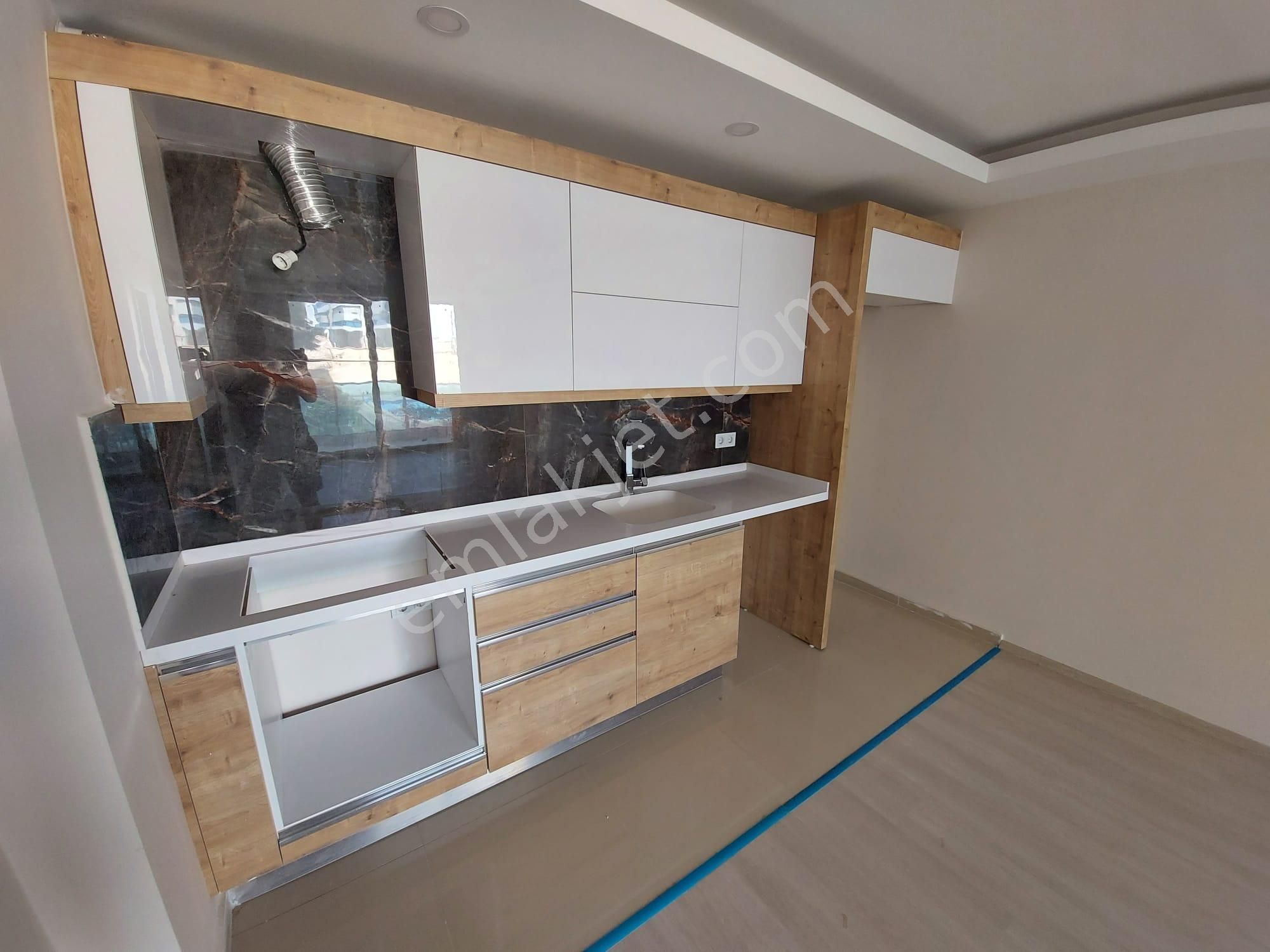 Nezih Bir Sitede 2+1 Satılık Daire - Görsel 4