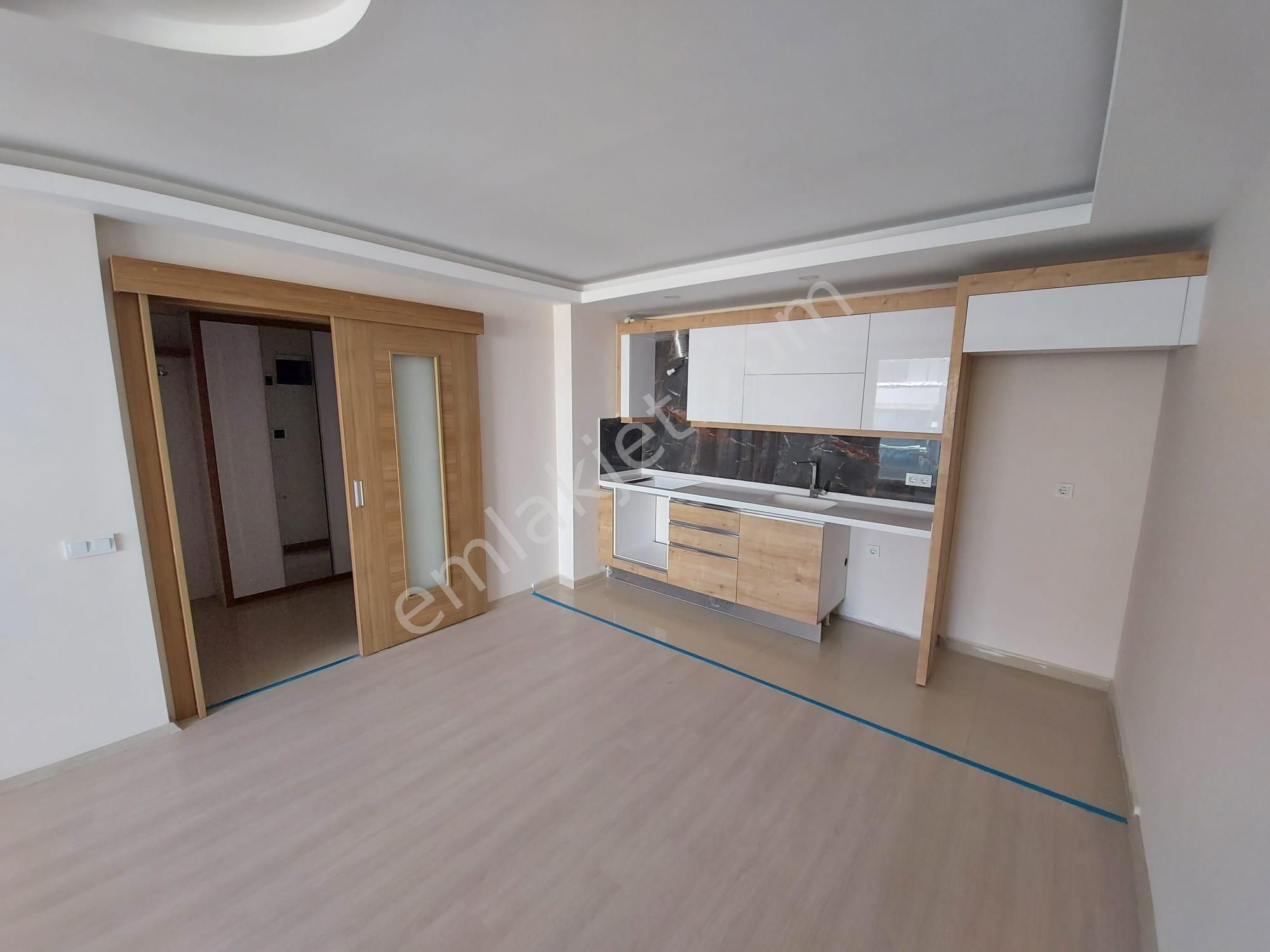 Nezih Bir Sitede 2+1 Satılık Daire - Görsel 3