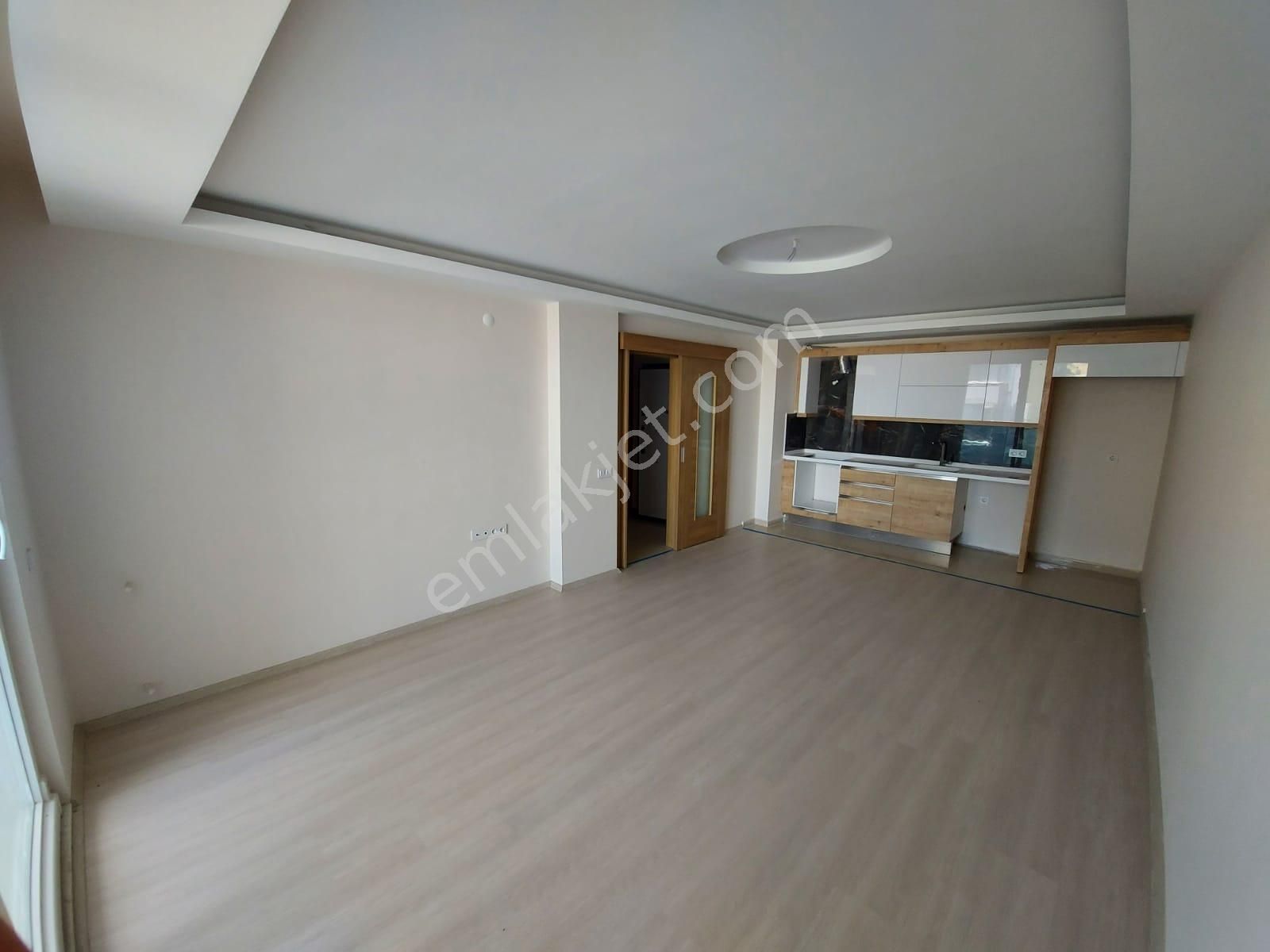 Nezih Bir Sitede 2+1 Satılık Daire - Görsel 2