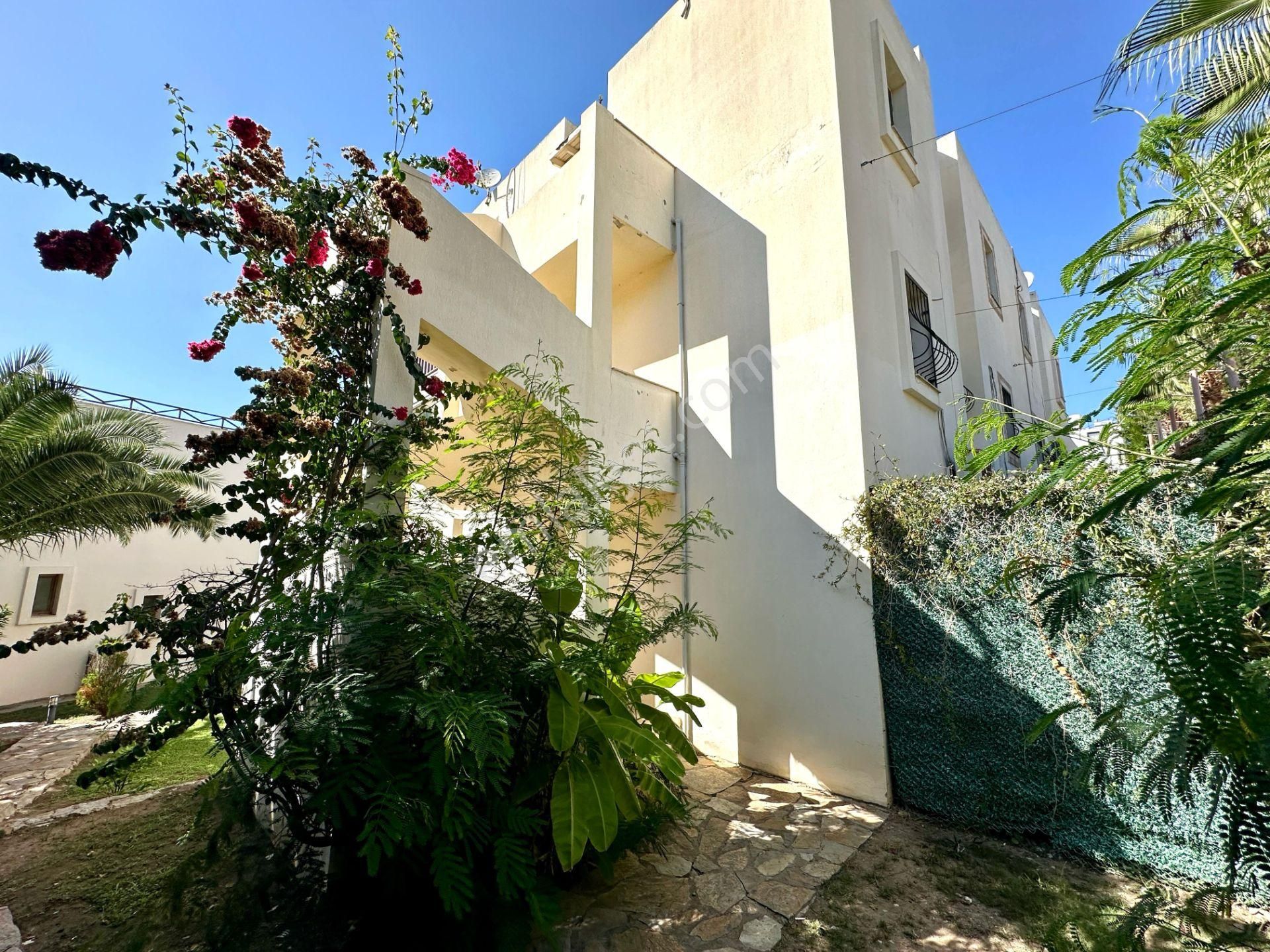 Bodrum Yalıkavak'ta Denize Çok Yakın Manzaralı 3+1 Bahçe Katı - Görsel 12